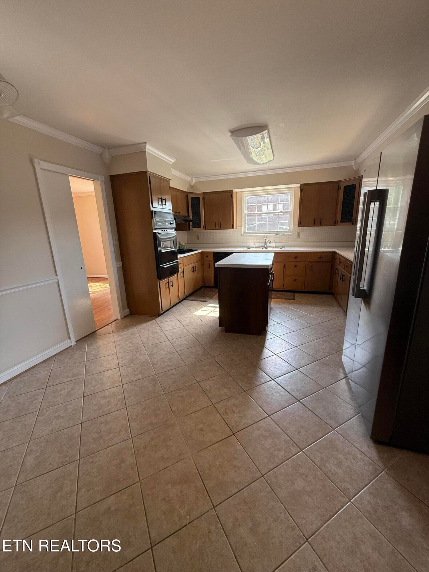 Large Kitchen - 302 Jackson Hills Drive, Maryville, TN 37804, Maryville