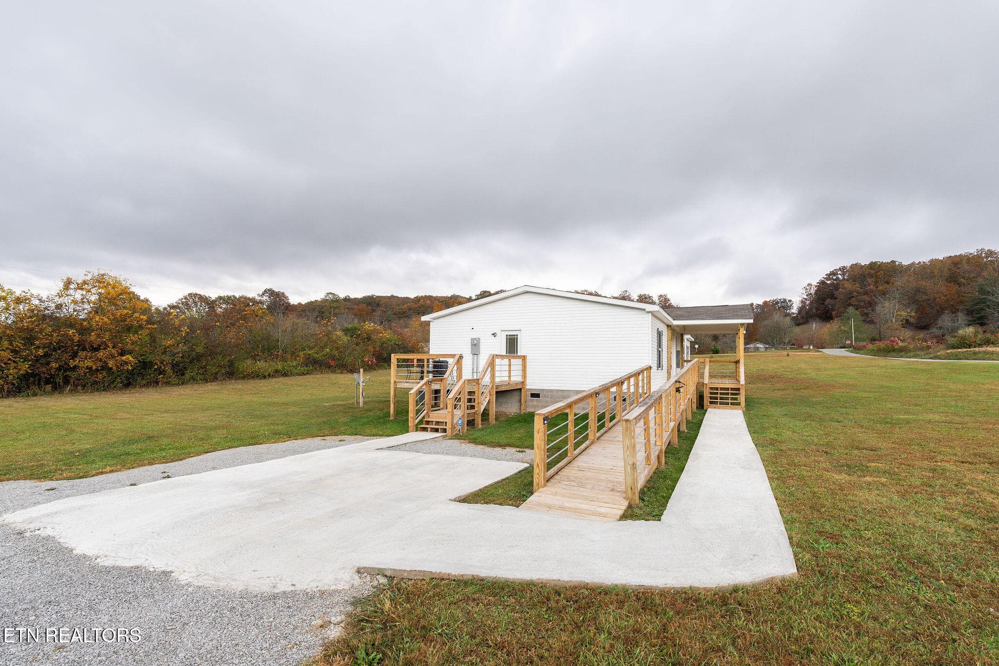 DSC02012-Edit - 673 Aaron Davis Rd, Speedwell, TN 37870