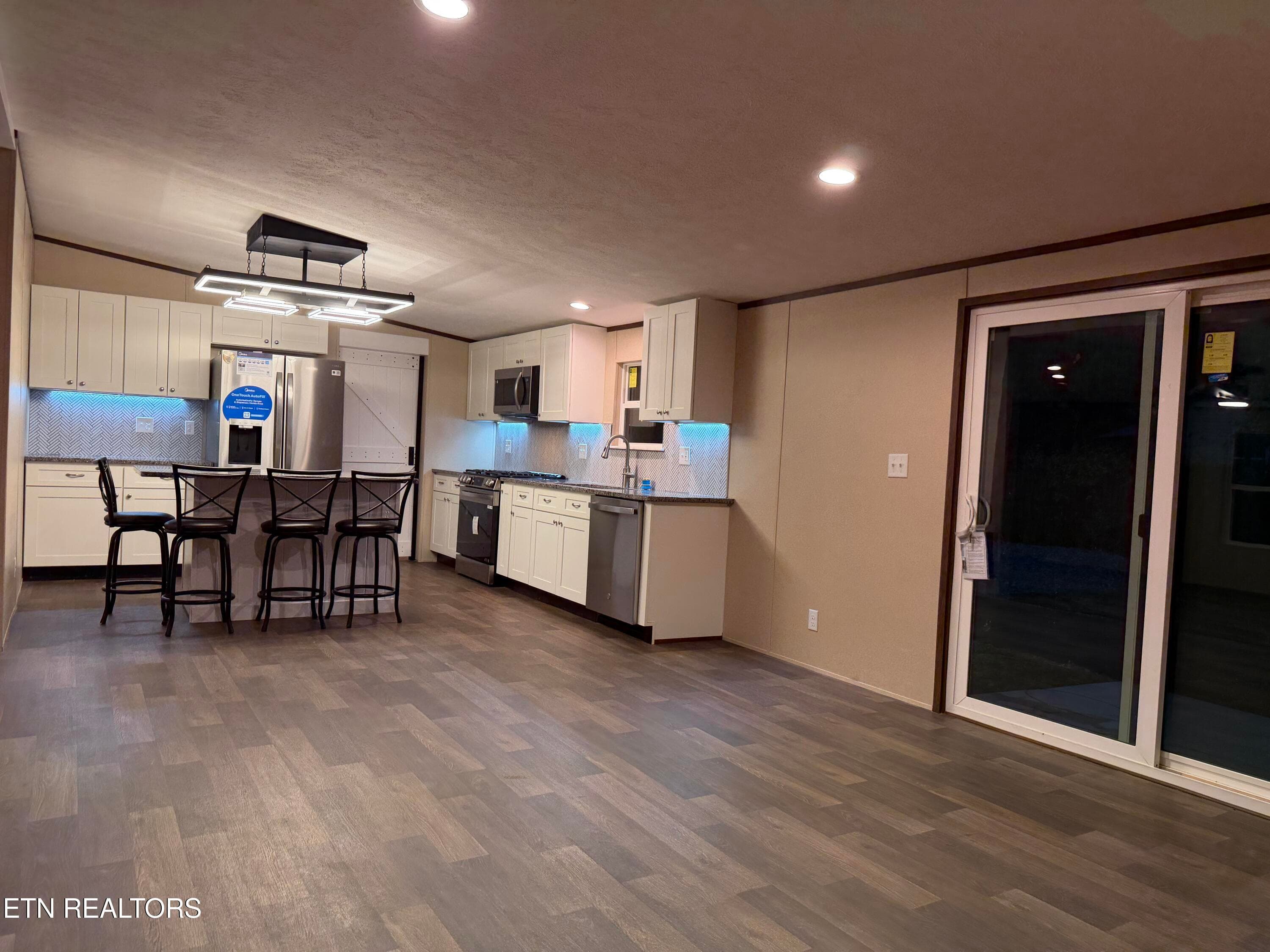 Dining area to kitchen - 19185 Martel Rd, Lenoir City, TN 37772, Lenoir City