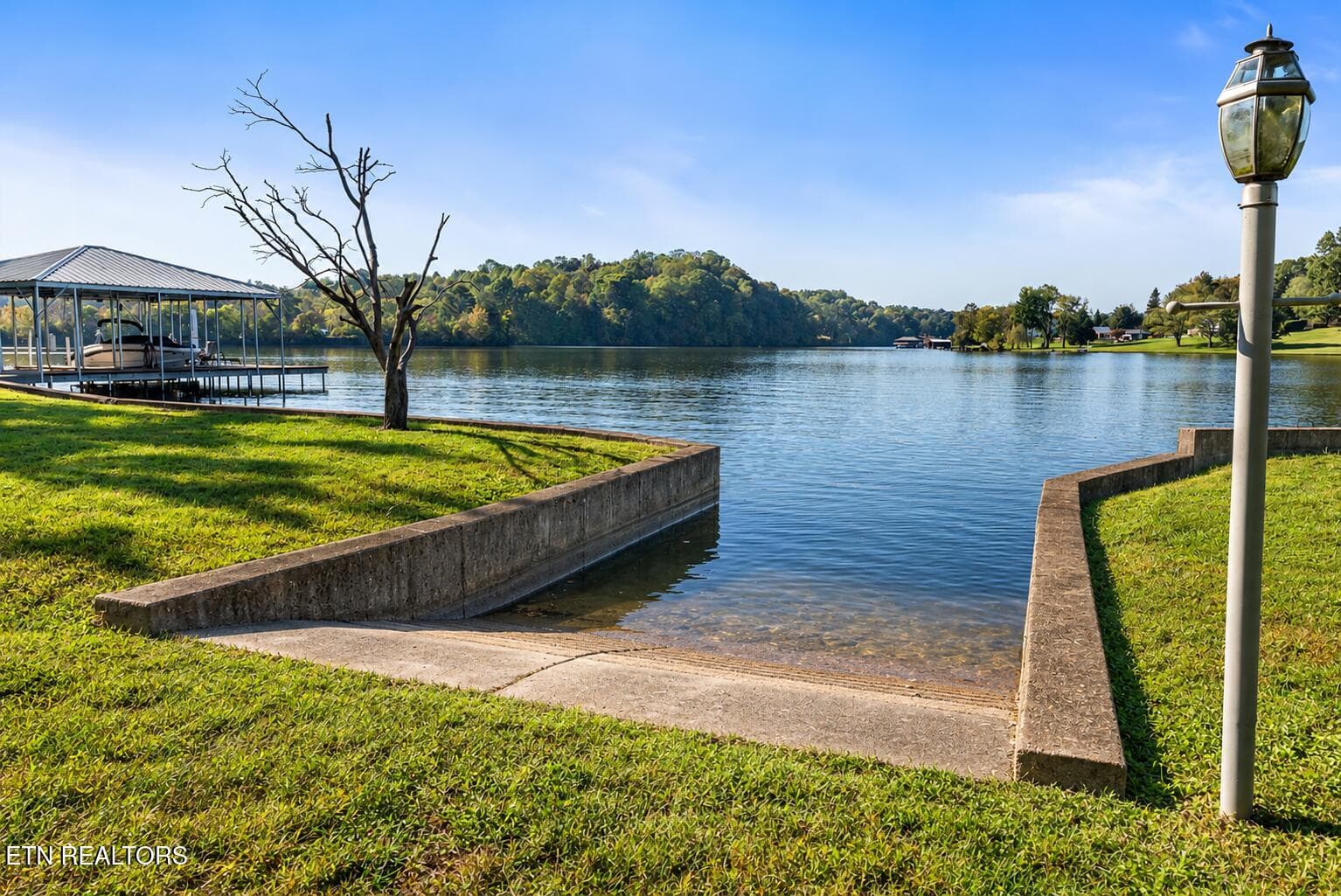 Serene Lakeside Boat Ramp View - 4827 Riversedge Rd, Louisville, TN 37777, Louisville