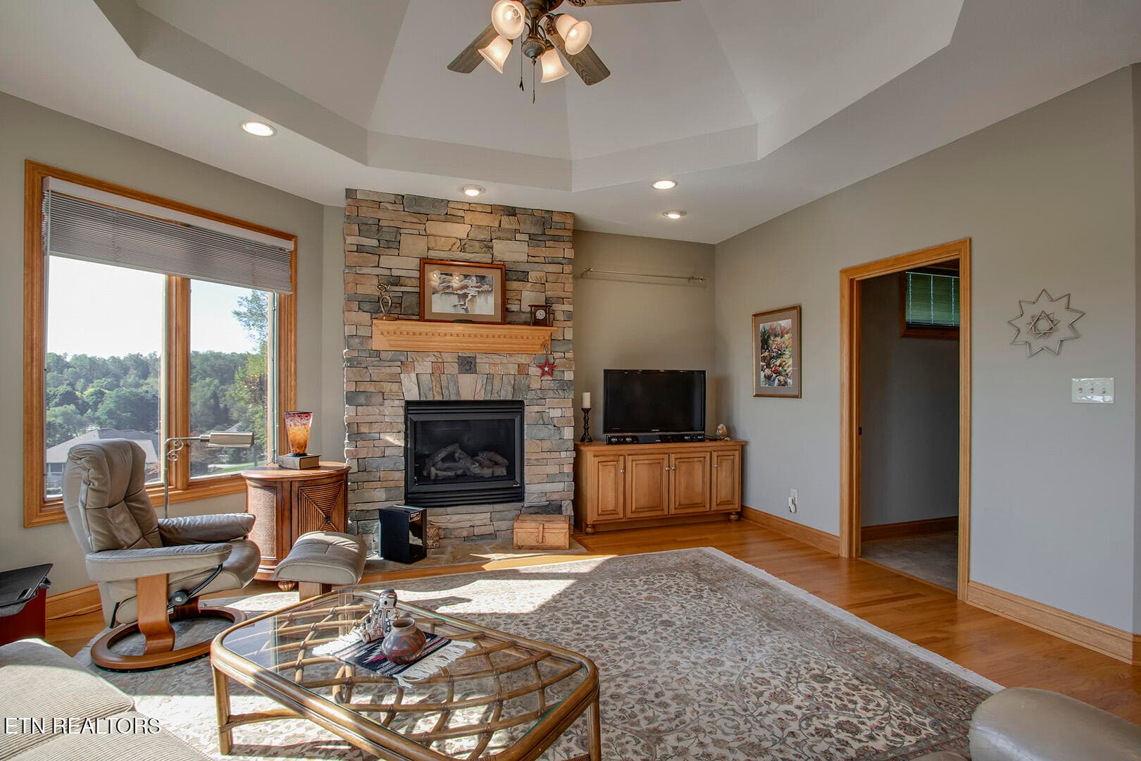 15_275 Dudala Way_Living01 - 275 Dudala Way, Loudon, TN 37774, Loudon