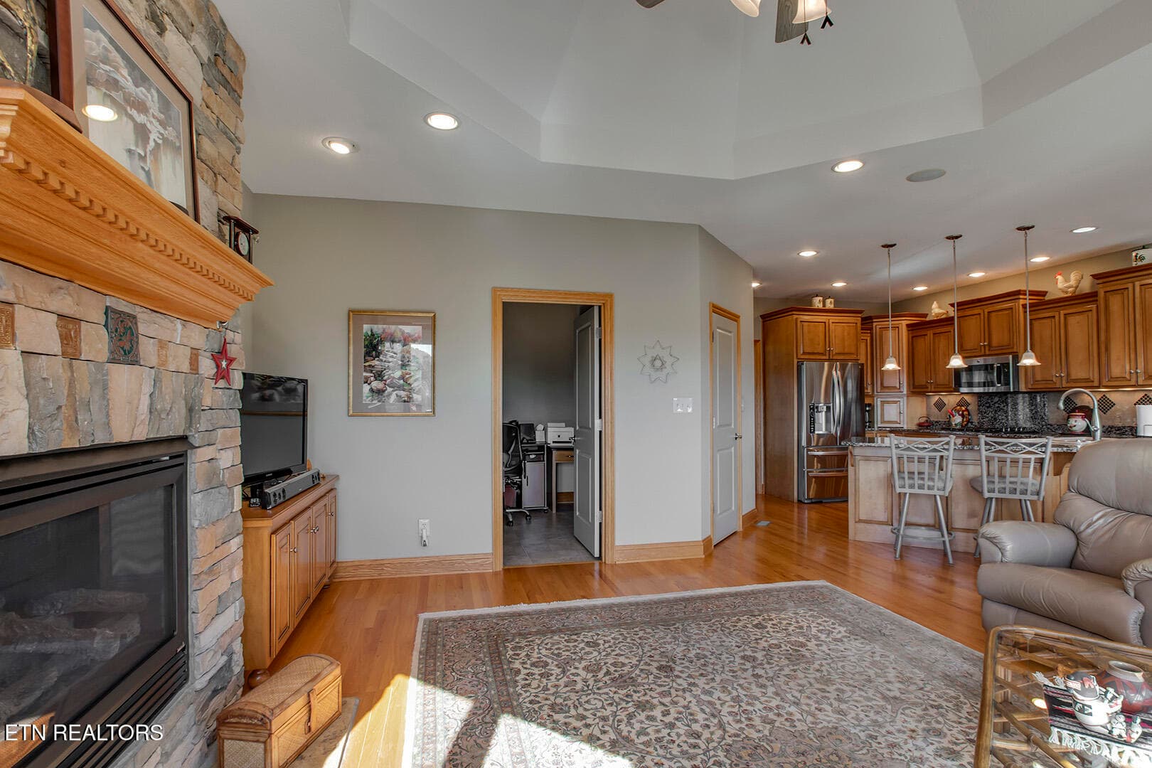 19_275 Dudala Way_Living04 - 275 Dudala Way, Loudon, TN 37774, Loudon