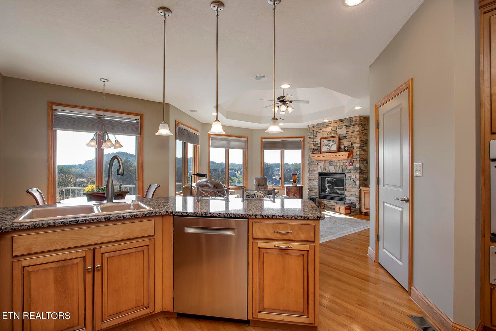 22_275 Dudala Way_Kitchen02 - 275 Dudala Way, Loudon, TN 37774, Loudon
