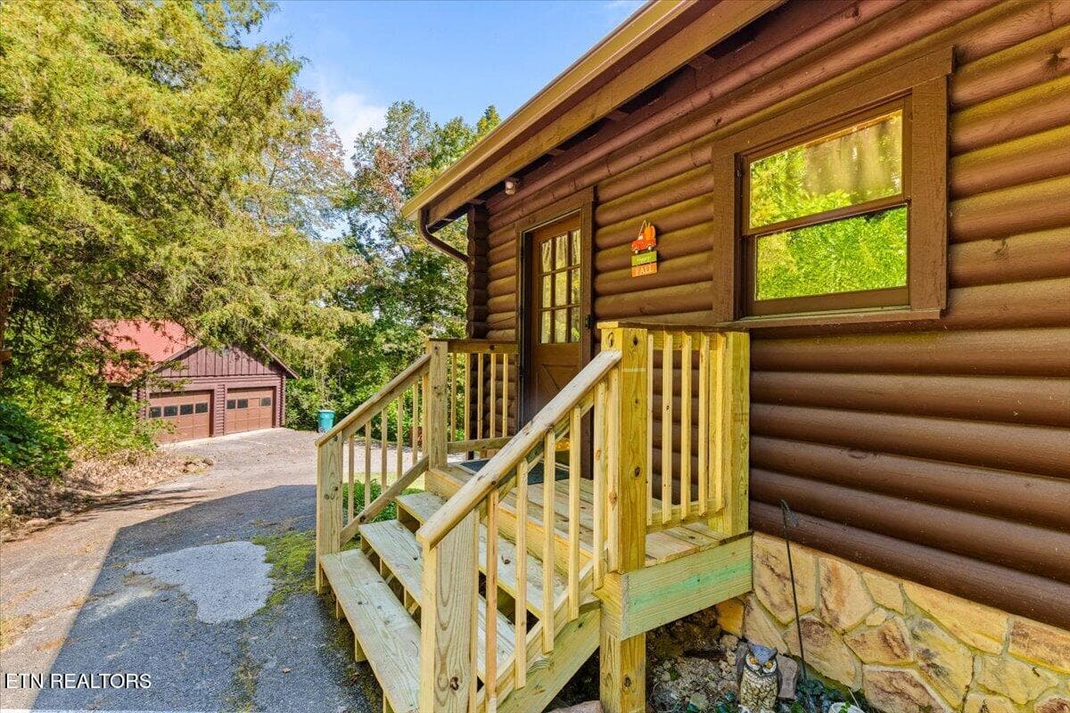 46-342 Big Springs Ln - 342 Big Springs Lane, Jacksboro, TN 37757