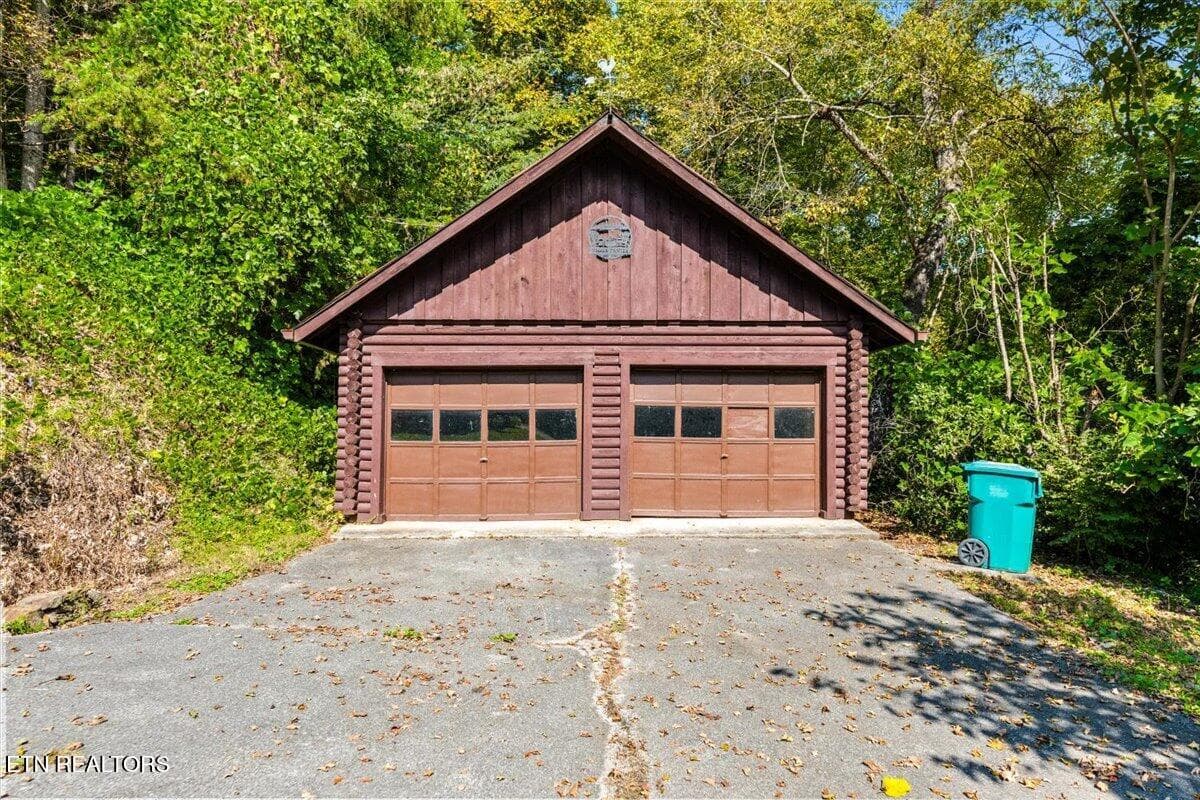 49-342 Big Springs Ln - 342 Big Springs Lane, Jacksboro, TN 37757
