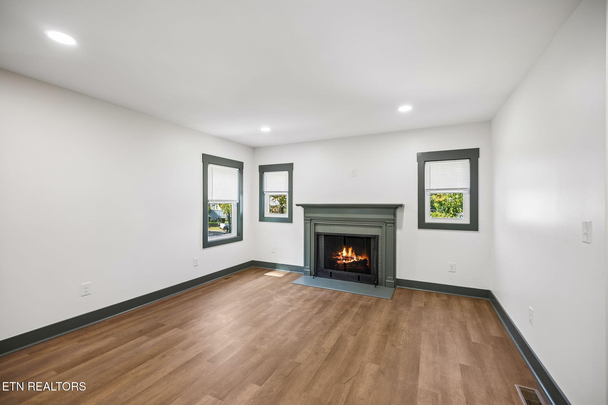 Livingroom - 2746 Linden Ave, Knoxville, TN 37914, Knoxville