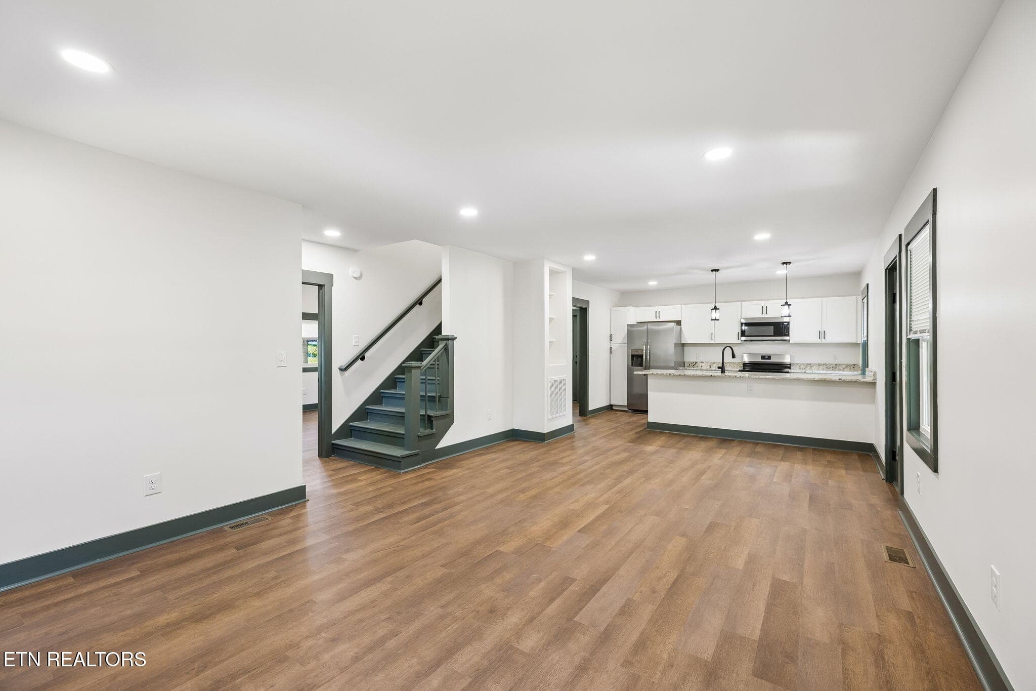 Living room / Kitchen - 2746 Linden Ave, Knoxville, TN 37914, Knoxville