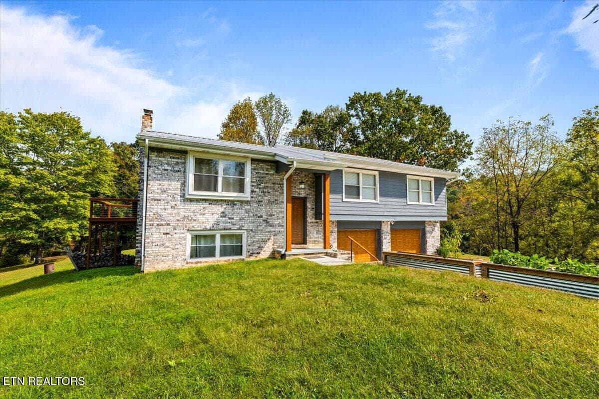 02-230 Mack Gamble Ln - 230 Mack Gamble Lane, Jacksboro, TN 37757