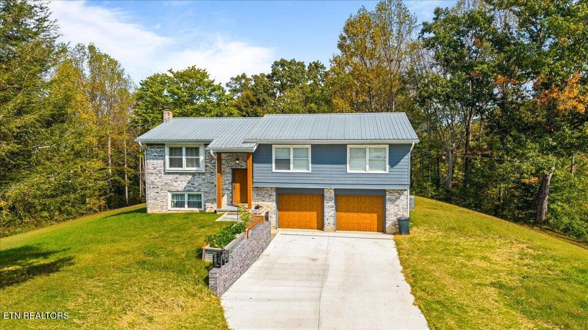 04-230 Mack Gamble Ln - 230 Mack Gamble Lane, Jacksboro, TN 37757