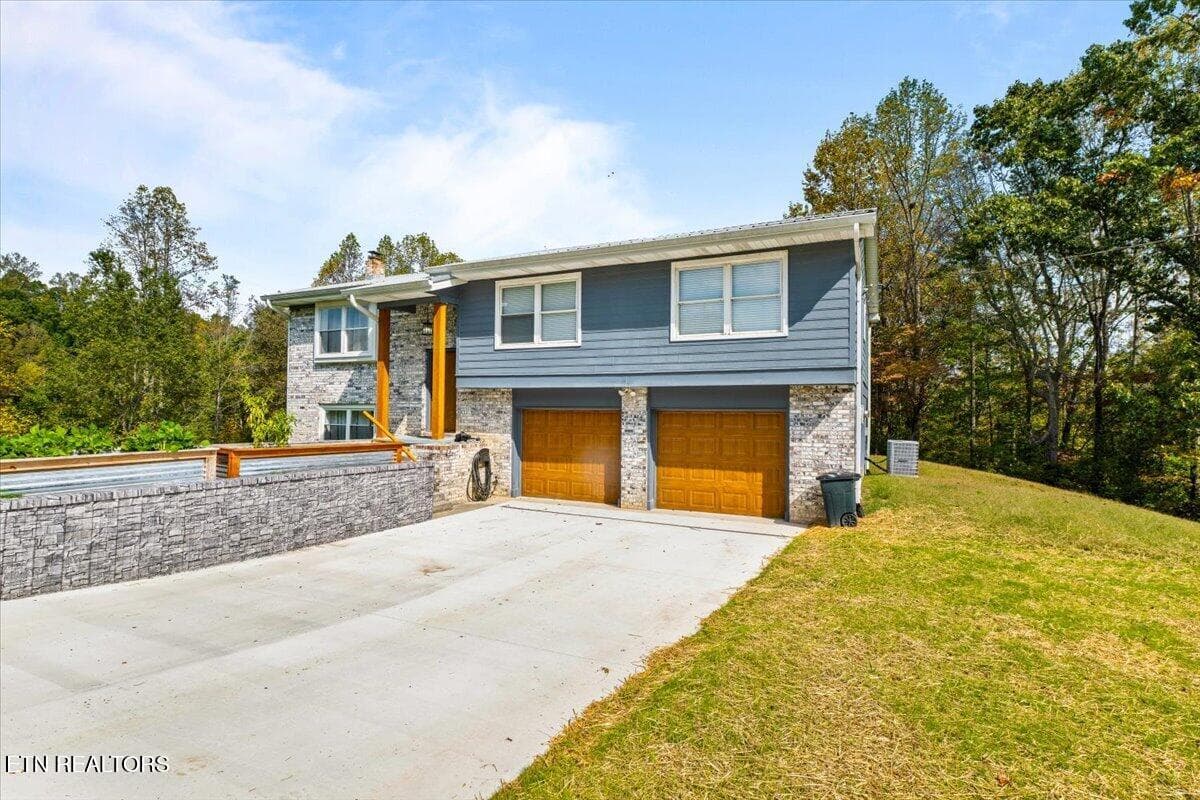 09-230 Mack Gamble Ln - 230 Mack Gamble Lane, Jacksboro, TN 37757
