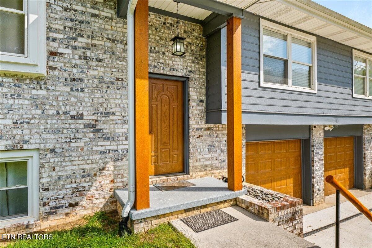 10-230 Mack Gamble Ln - 230 Mack Gamble Lane, Jacksboro, TN 37757