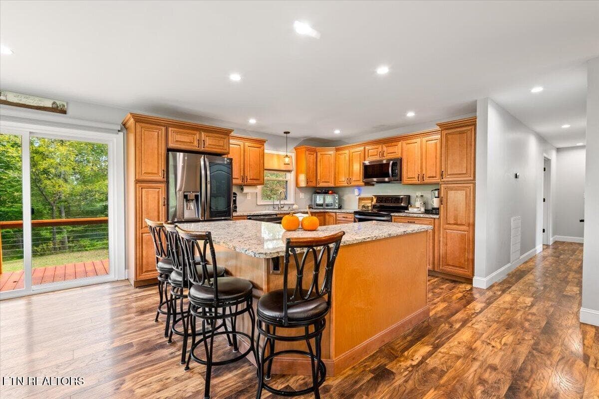 16-230 Mack Gamble Ln - 230 Mack Gamble Lane, Jacksboro, TN 37757