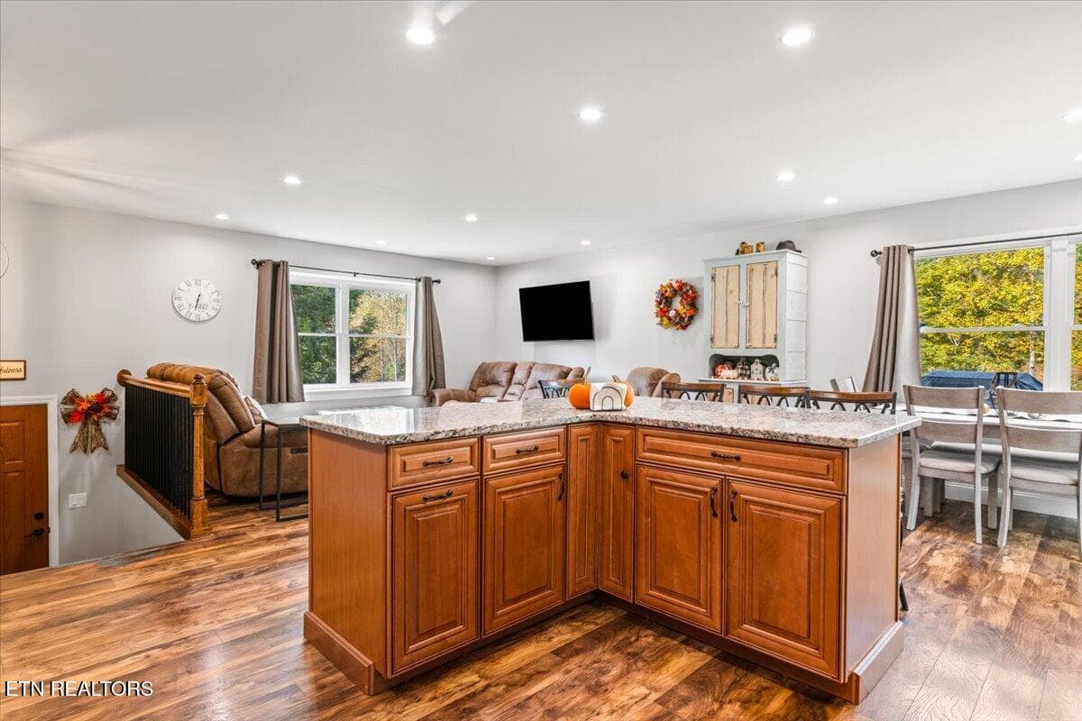 19-230 Mack Gamble Ln - 230 Mack Gamble Lane, Jacksboro, TN 37757