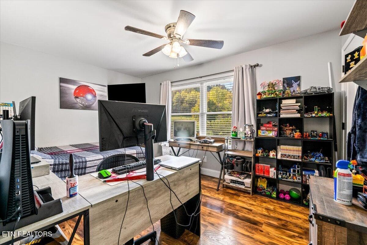26-230 Mack Gamble Ln - 230 Mack Gamble Lane, Jacksboro, TN 37757