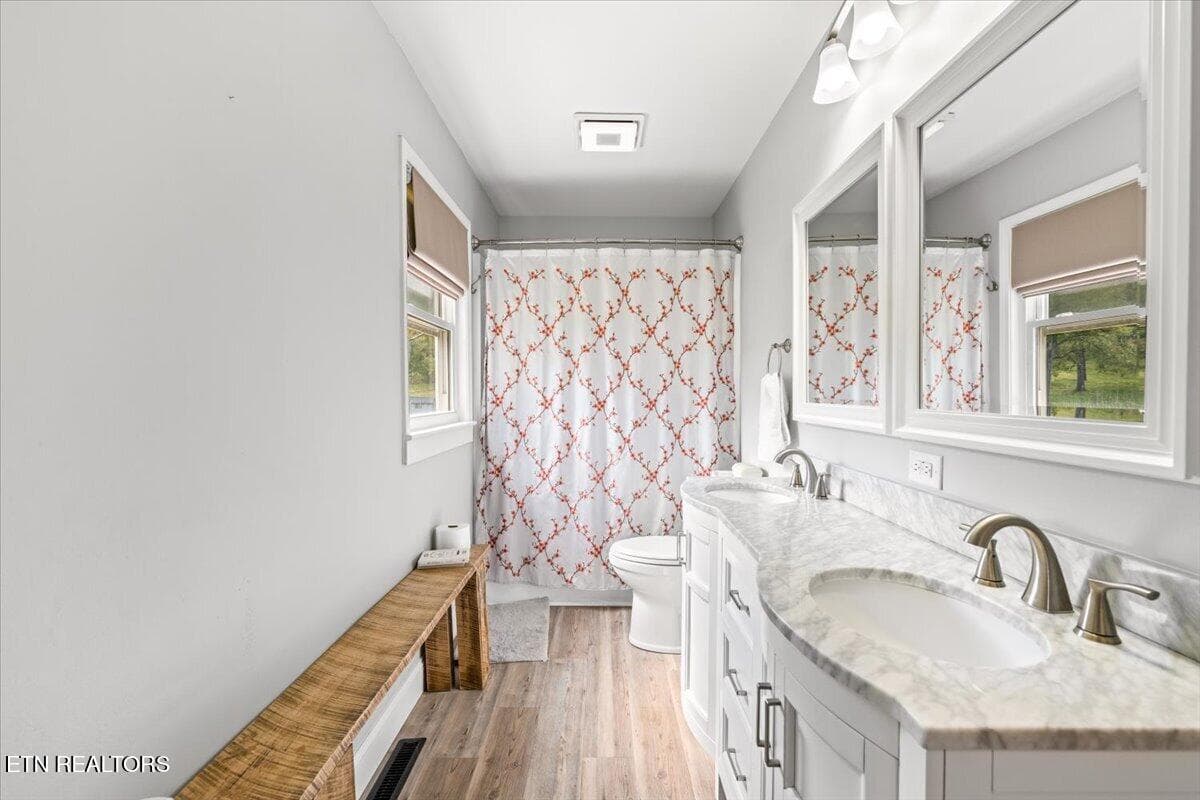 33-230 Mack Gamble Ln - 230 Mack Gamble Lane, Jacksboro, TN 37757