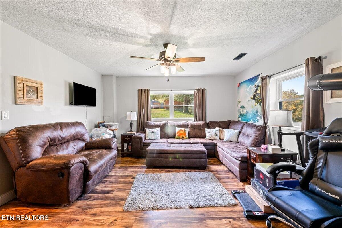 36-230 Mack Gamble Ln - 230 Mack Gamble Lane, Jacksboro, TN 37757