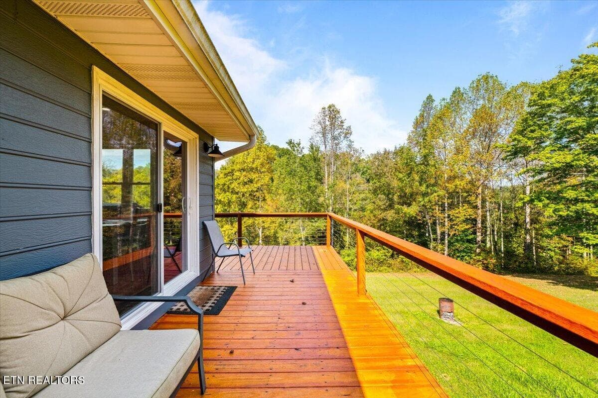 46-230 Mack Gamble Ln - 230 Mack Gamble Lane, Jacksboro, TN 37757