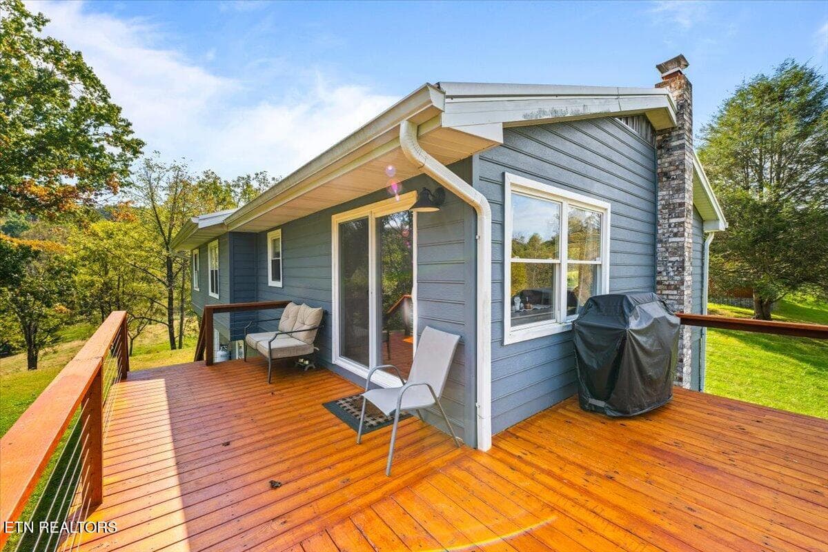 47-230 Mack Gamble Ln - 230 Mack Gamble Lane, Jacksboro, TN 37757