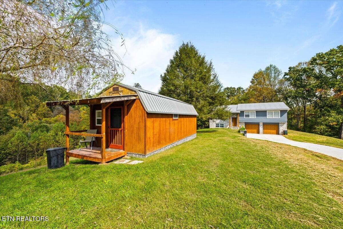 49-230 Mack Gamble Ln - 230 Mack Gamble Lane, Jacksboro, TN 37757