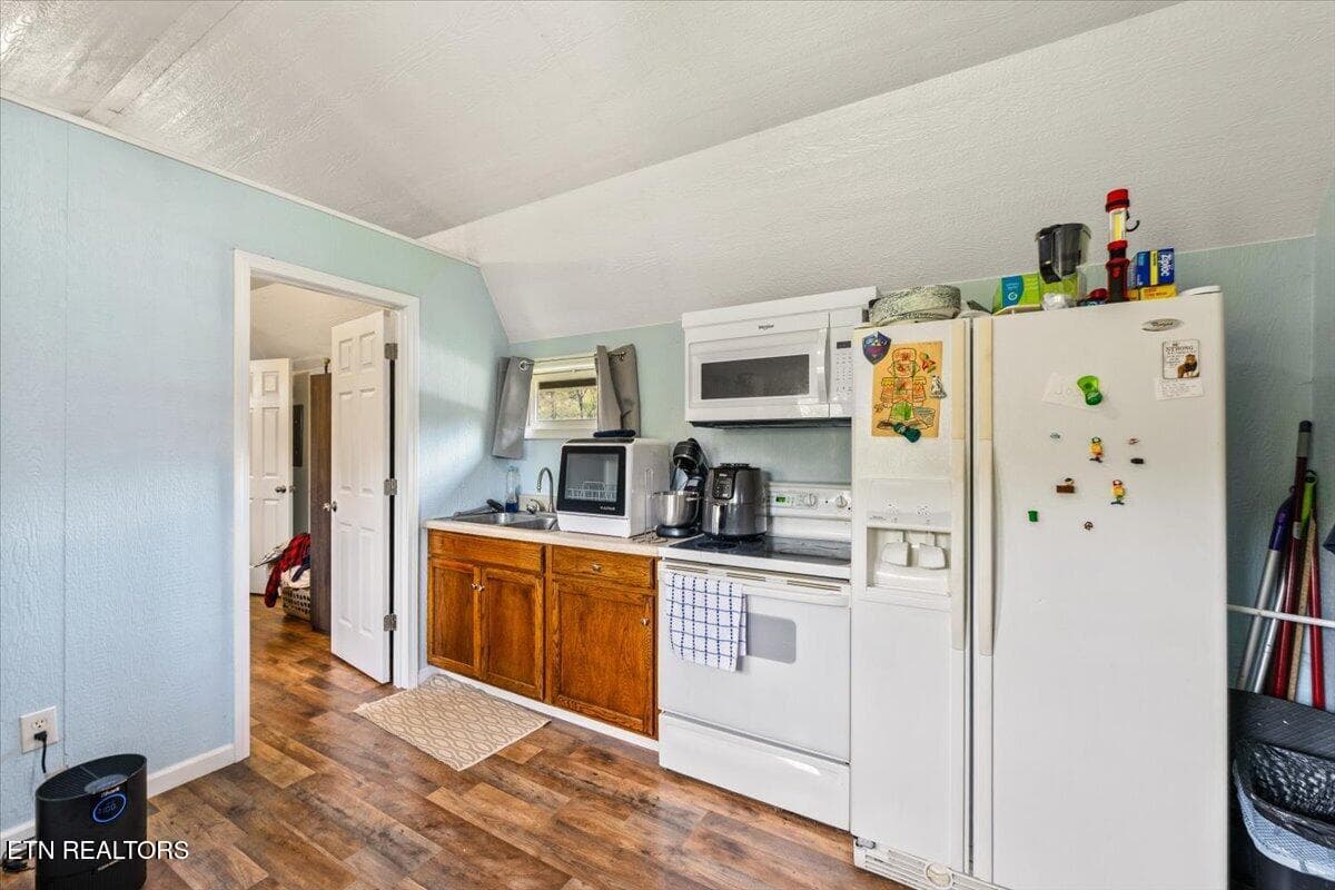 51-230 Mack Gamble Ln - 230 Mack Gamble Lane, Jacksboro, TN 37757