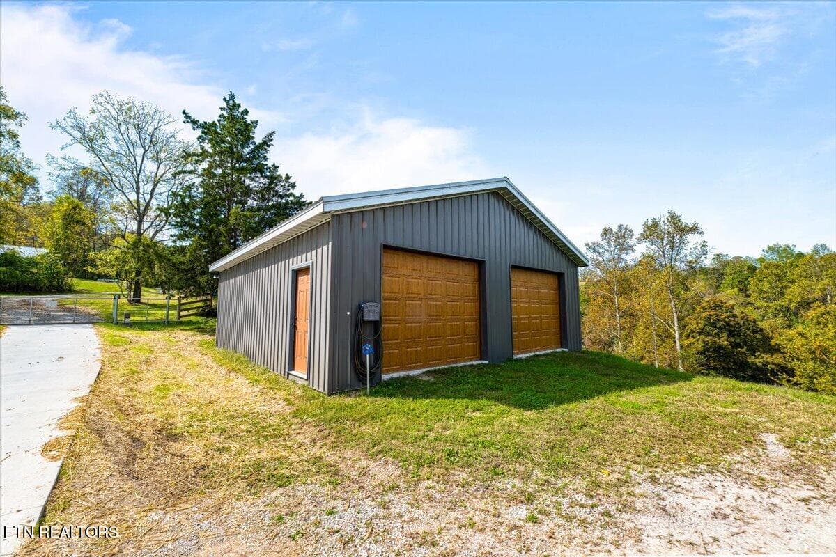 55-230 Mack Gamble Ln - 230 Mack Gamble Lane, Jacksboro, TN 37757