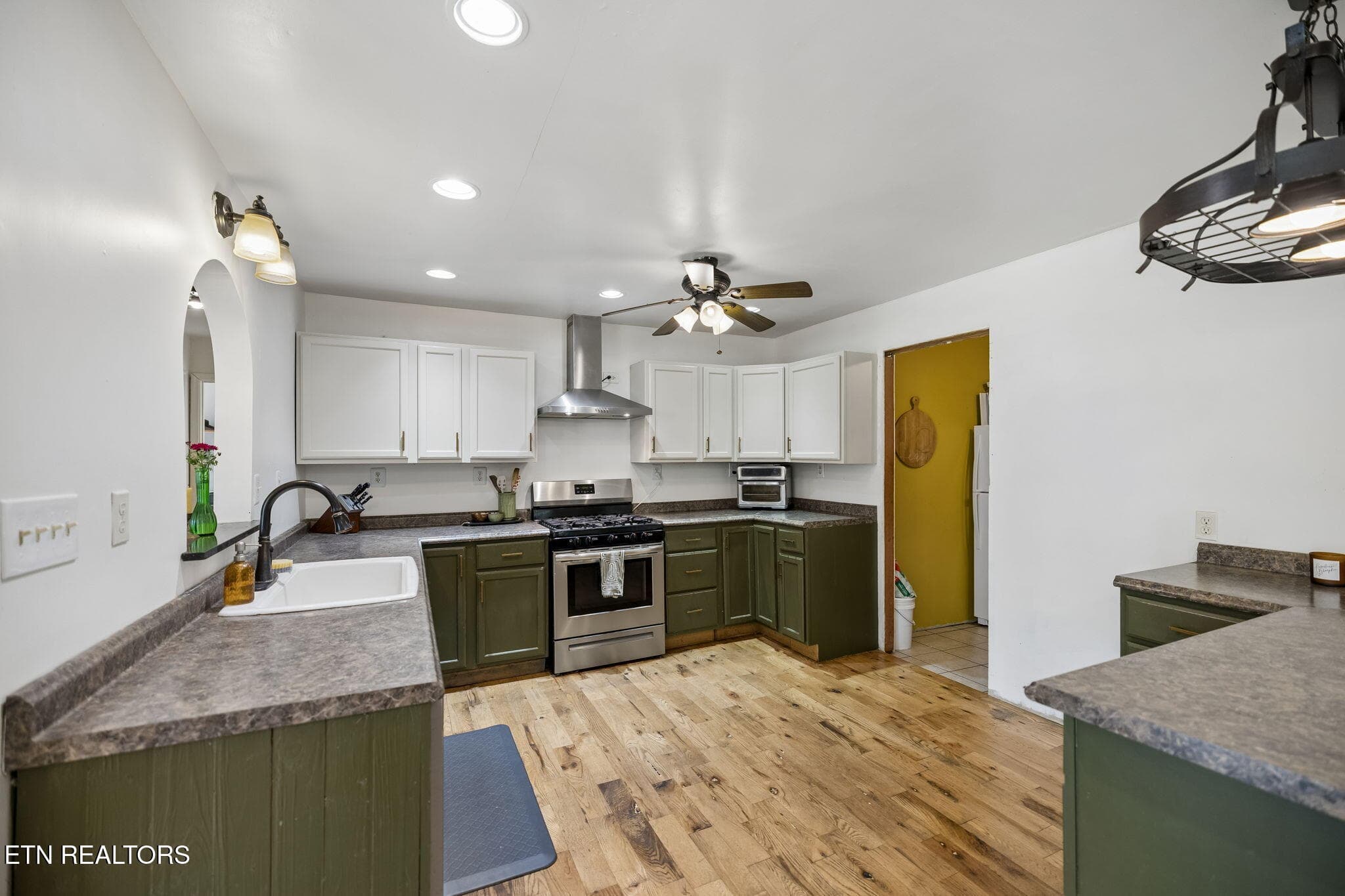 Kitchen - 3134 Highway 131, Washburn, TN 37888, Washburn