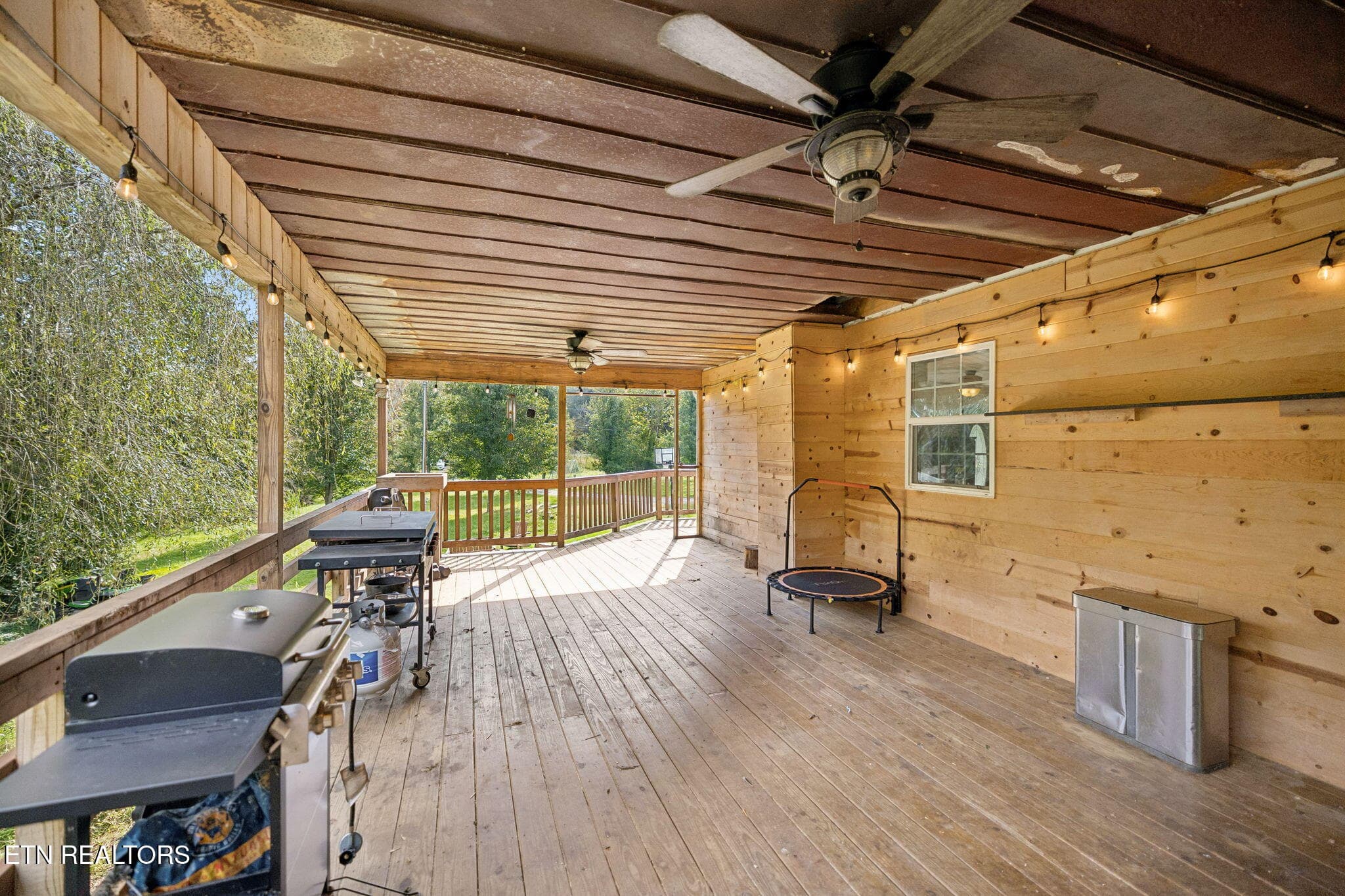 Covered Side Porch - 3134 Highway 131, Washburn, TN 37888, Washburn