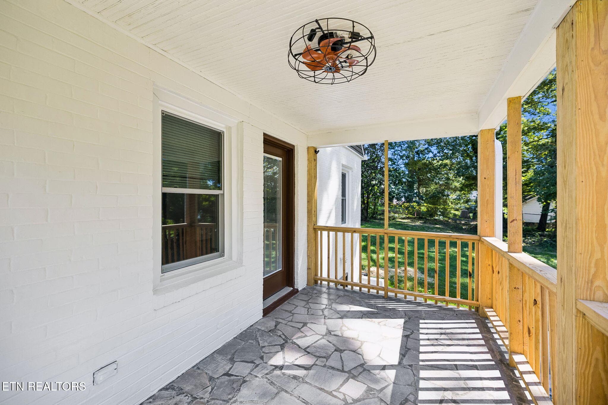 Covered Porch - 2746 Linden Ave, Knoxville, TN 37914, Knoxville