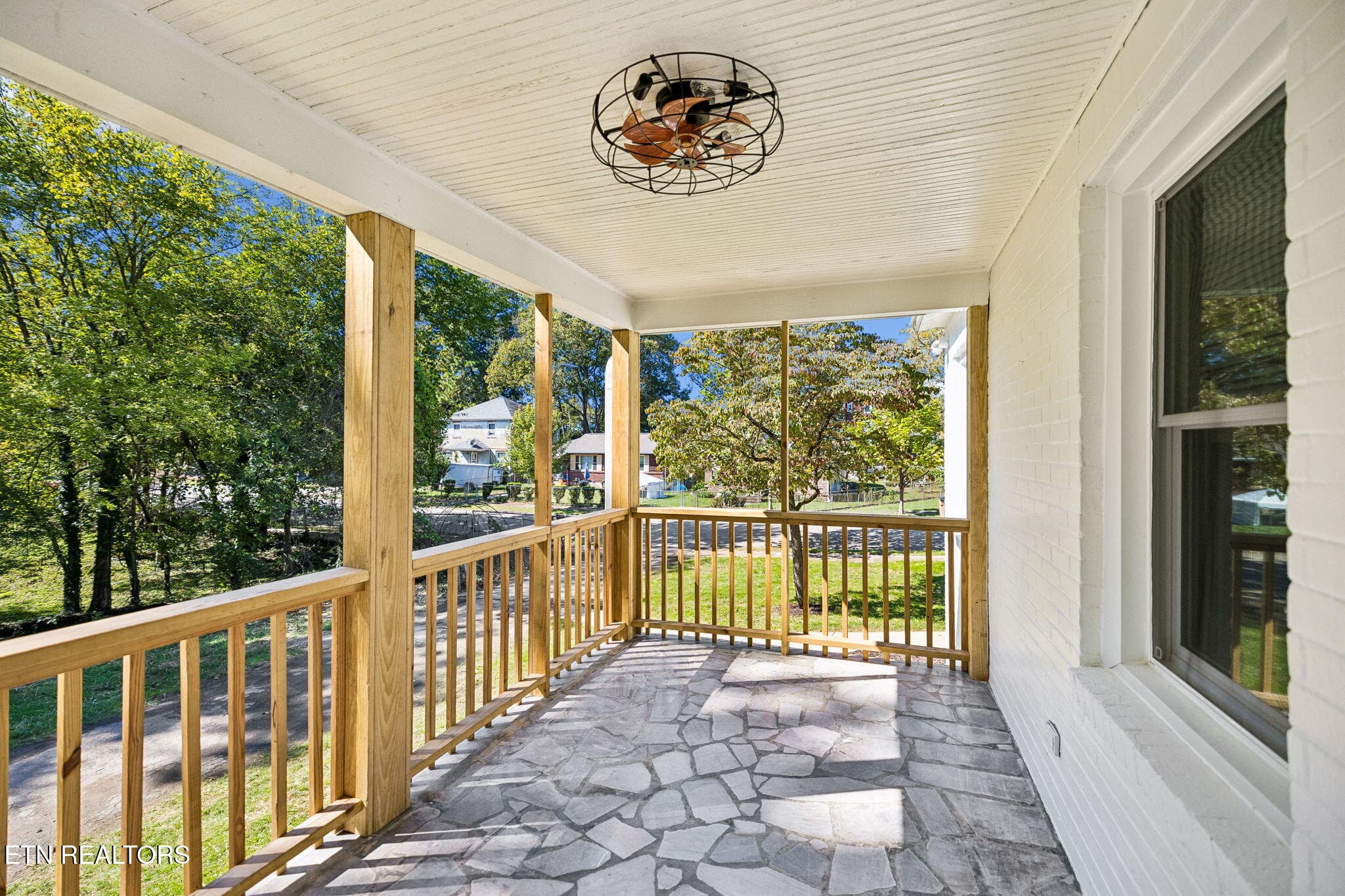 Covered Porch - 2746 Linden Ave, Knoxville, TN 37914, Knoxville