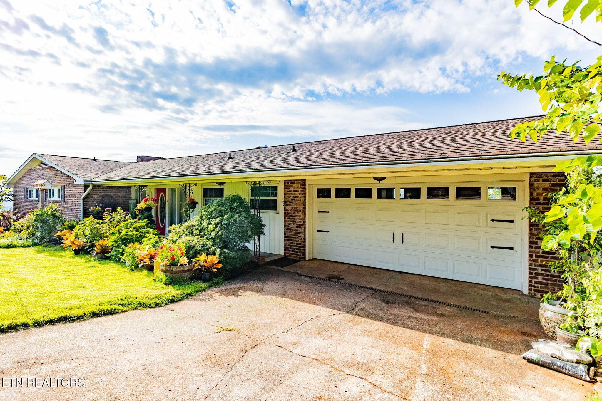 25-web-or-mls-3F1A9359-HDR - 524 View Park Drive, Knoxville, TN 37920, Knoxville