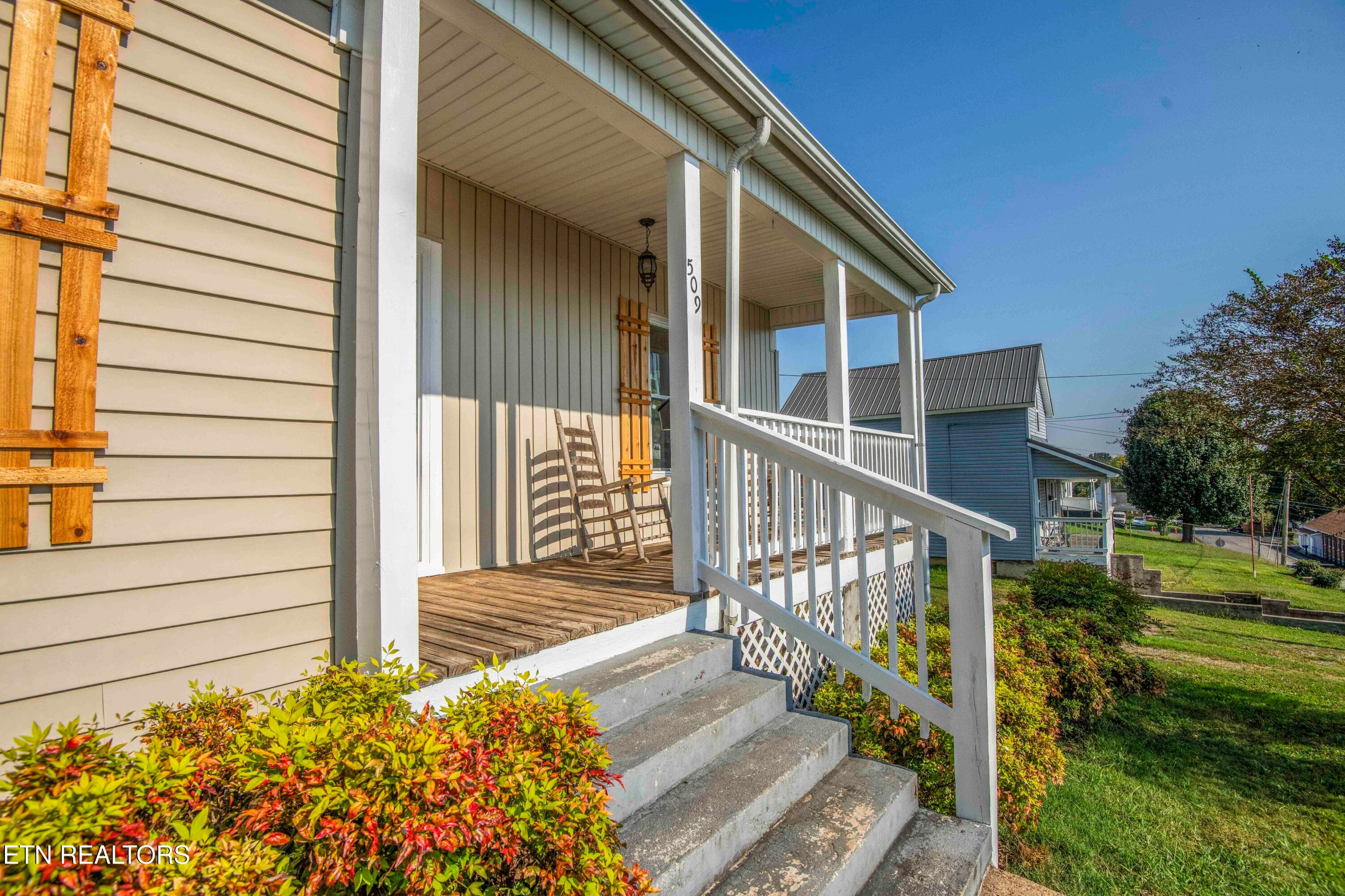 exterior_1 - 509 W 3rd Ave, Lenoir City, TN 37771, Lenoir City