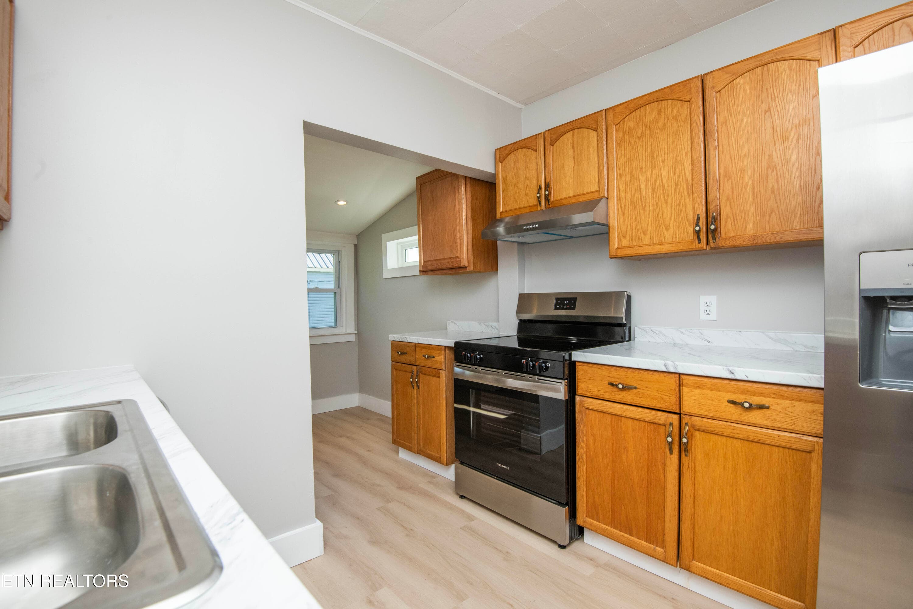 kitchen 1 - 509 W 3rd Ave, Lenoir City, TN 37771, Lenoir City