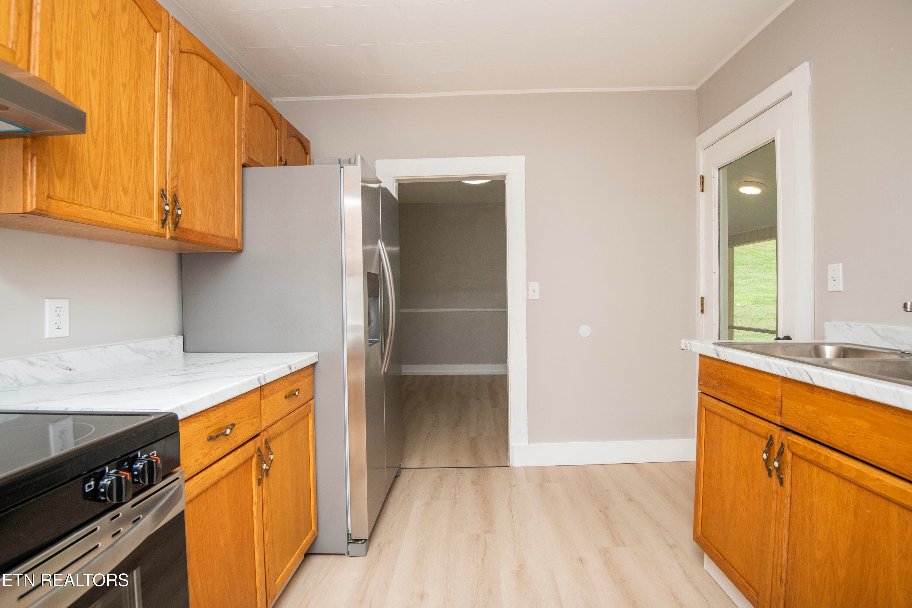 kitchen 3 - 509 W 3rd Ave, Lenoir City, TN 37771, Lenoir City