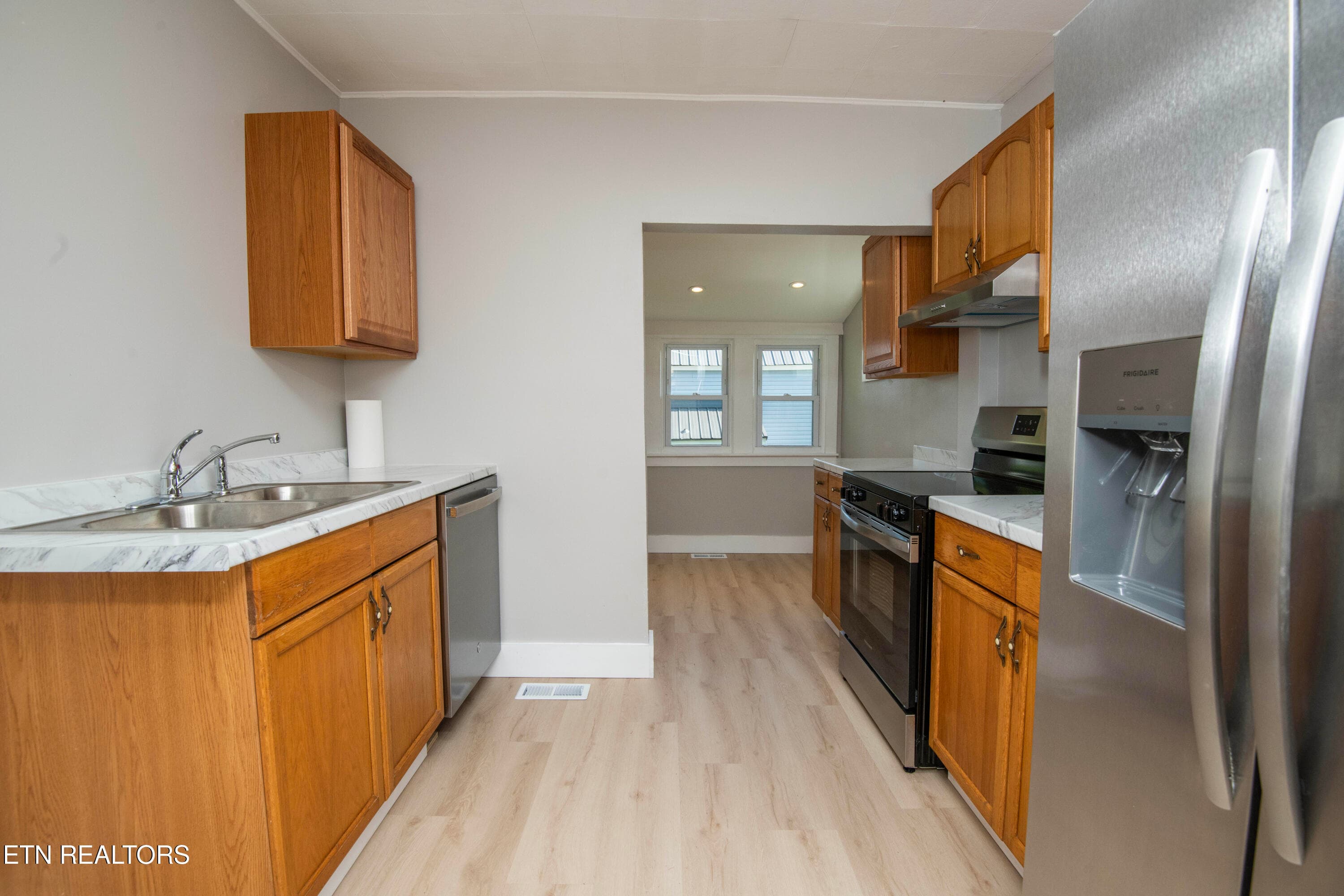 kitchen - 509 W 3rd Ave, Lenoir City, TN 37771, Lenoir City