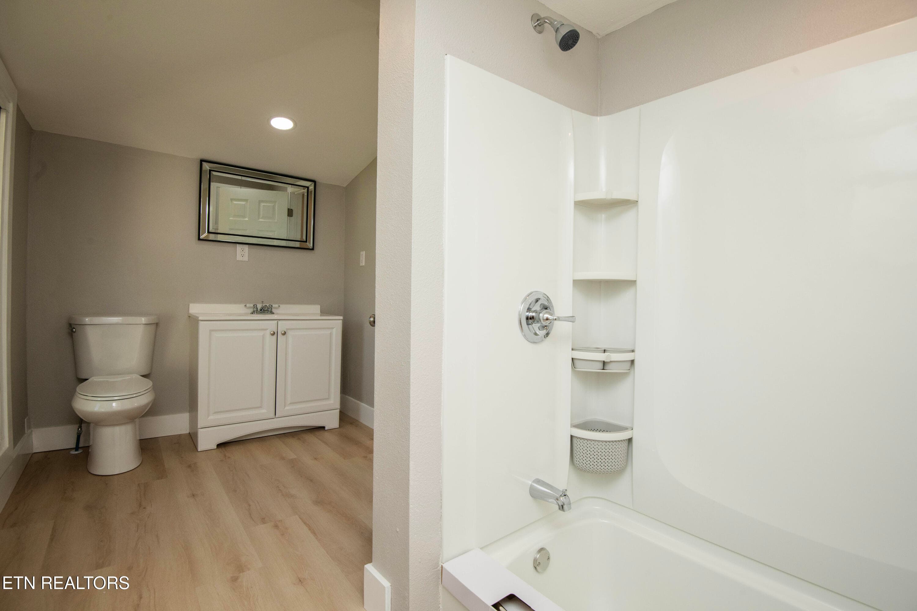 second bath 1 - 509 W 3rd Ave, Lenoir City, TN 37771, Lenoir City