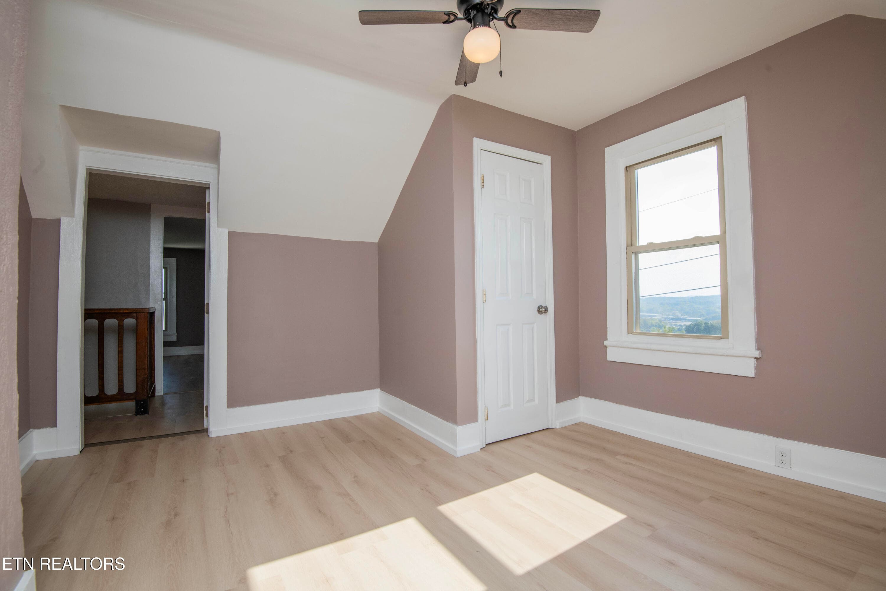 second bed 2 - 509 W 3rd Ave, Lenoir City, TN 37771, Lenoir City