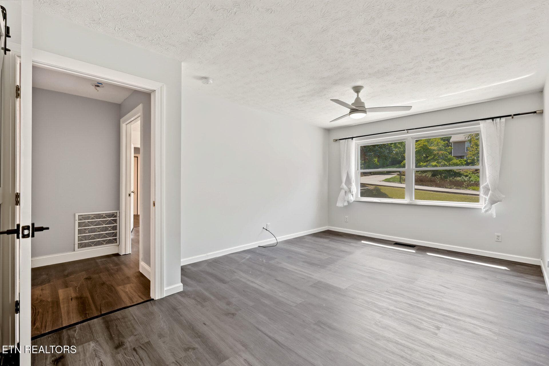 16_beyc6ab42ad6349ac - 14 Cooper Lane, Oak Ridge, TN 37830