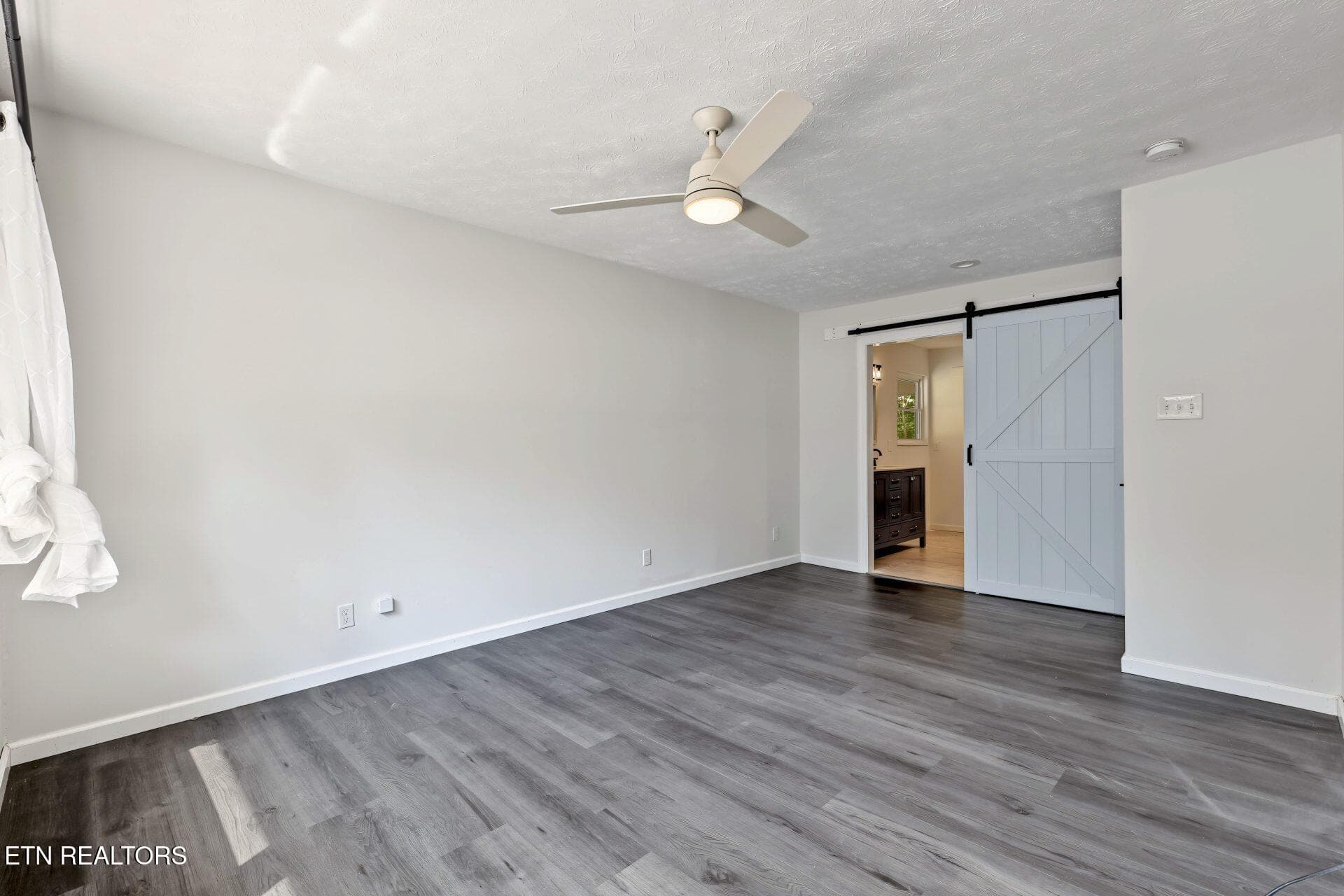 17_beyc6ab42ad5d0056 - 14 Cooper Lane, Oak Ridge, TN 37830