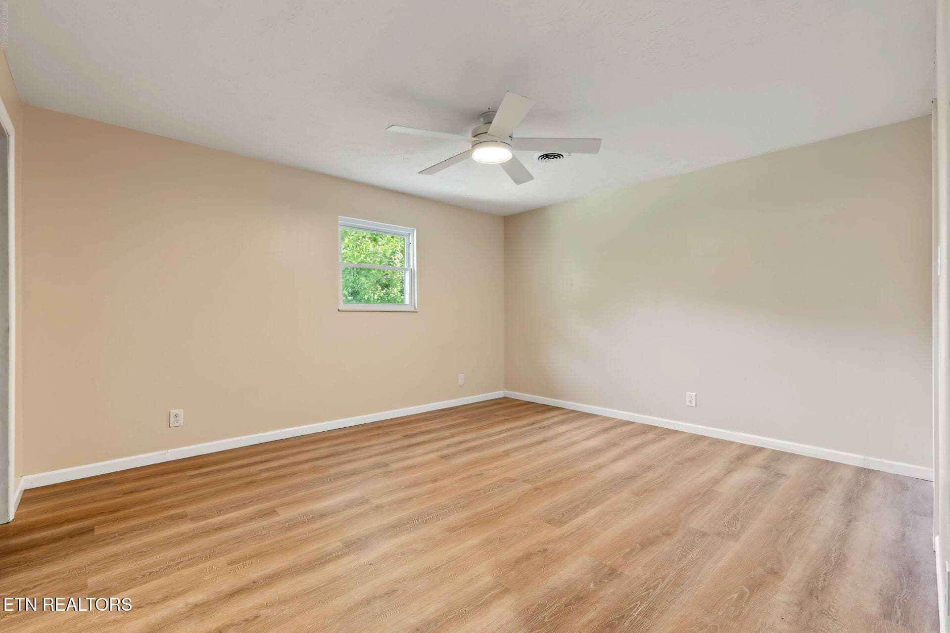 31_beyc6ab42ab2b438b - 14 Cooper Lane, Oak Ridge, TN 37830
