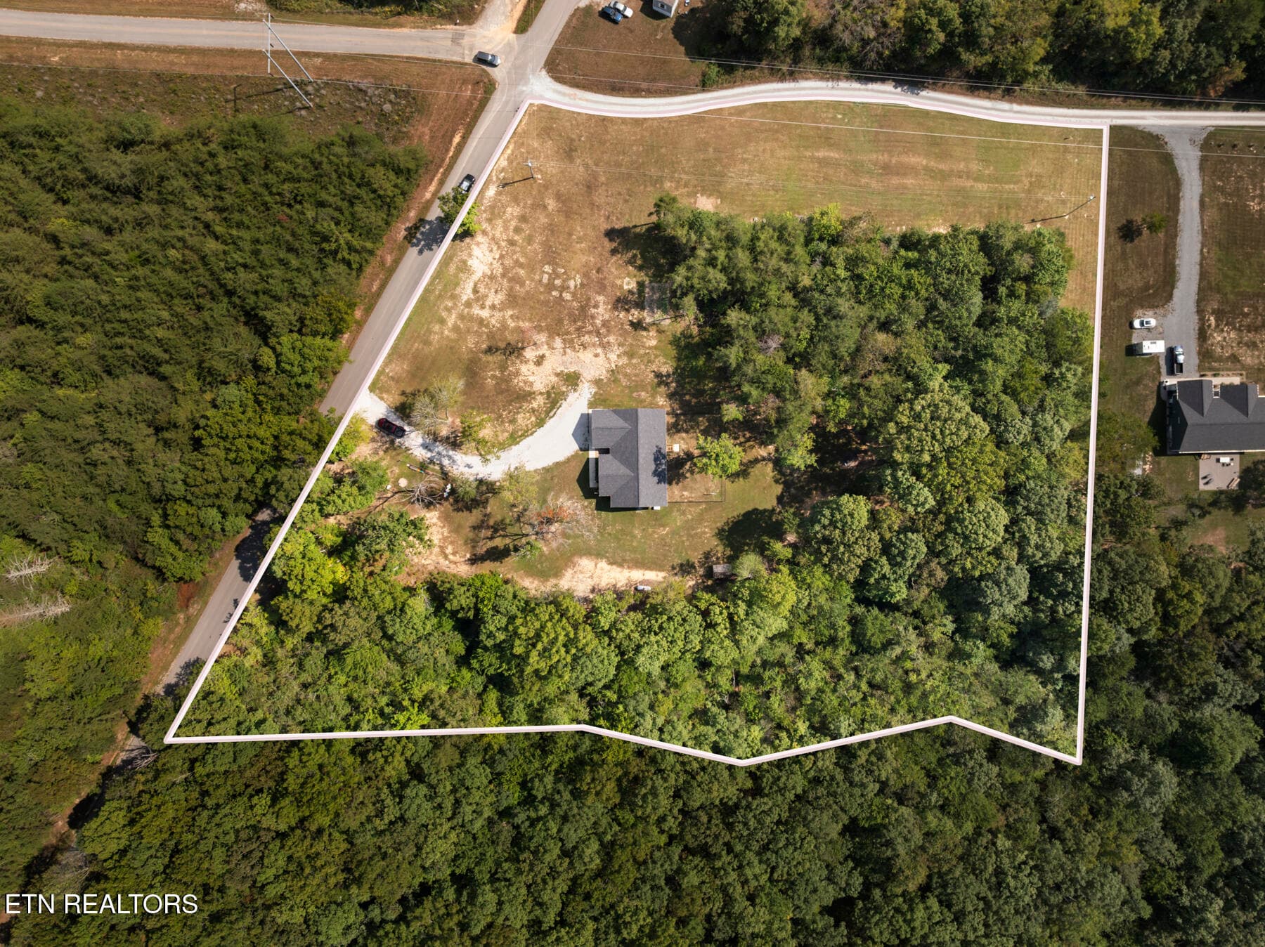 DJI_20260921120142_0302_D - 364 Alf Threet Rd, Jamestown, TN 38556, Jamestown