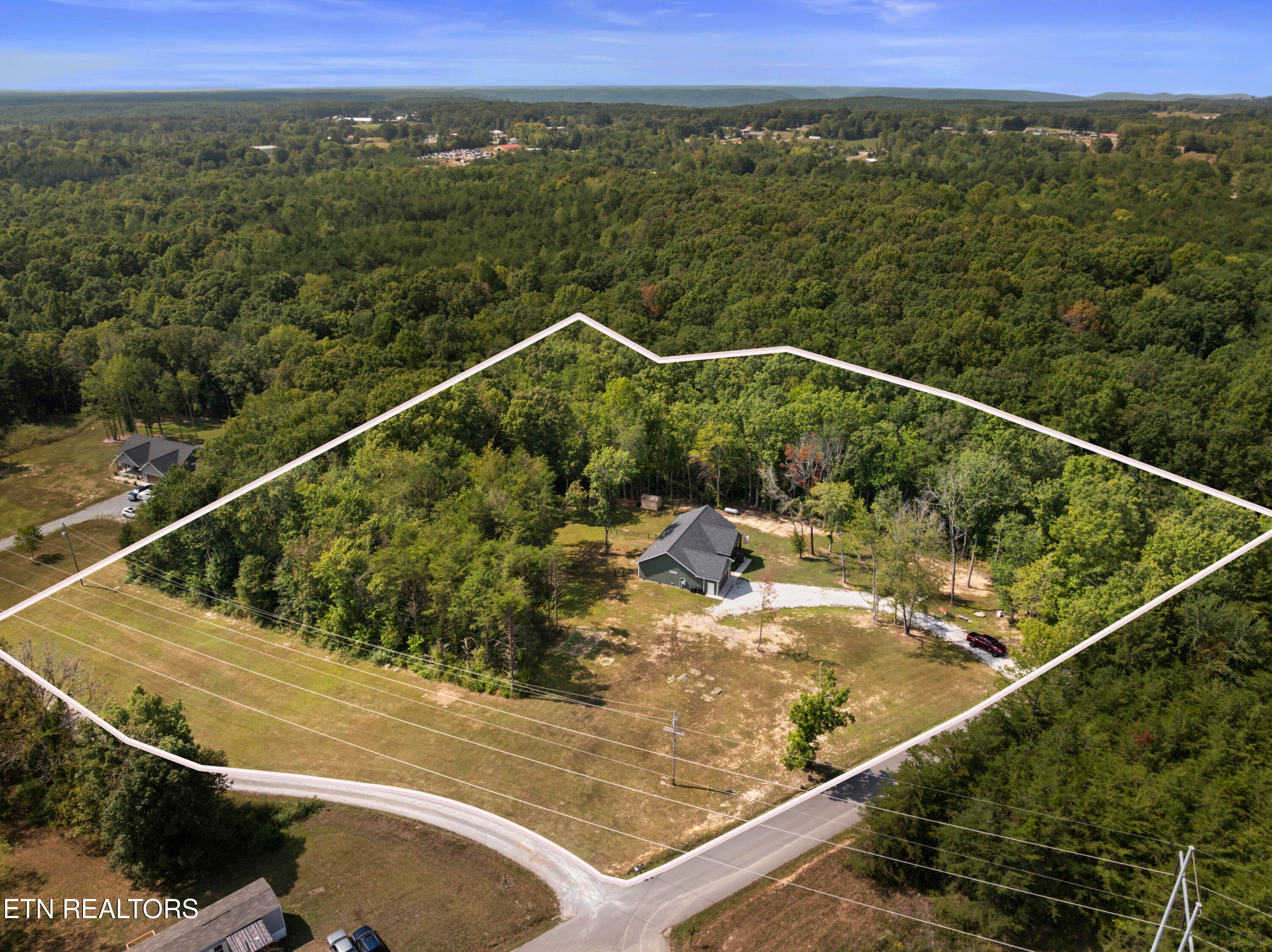 DJI_20260921120110_0301_D - 364 Alf Threet Rd, Jamestown, TN 38556, Jamestown