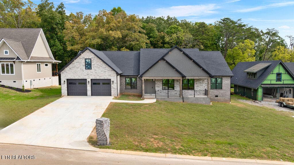922 Sophie Drive, Greenback, TN 37742
