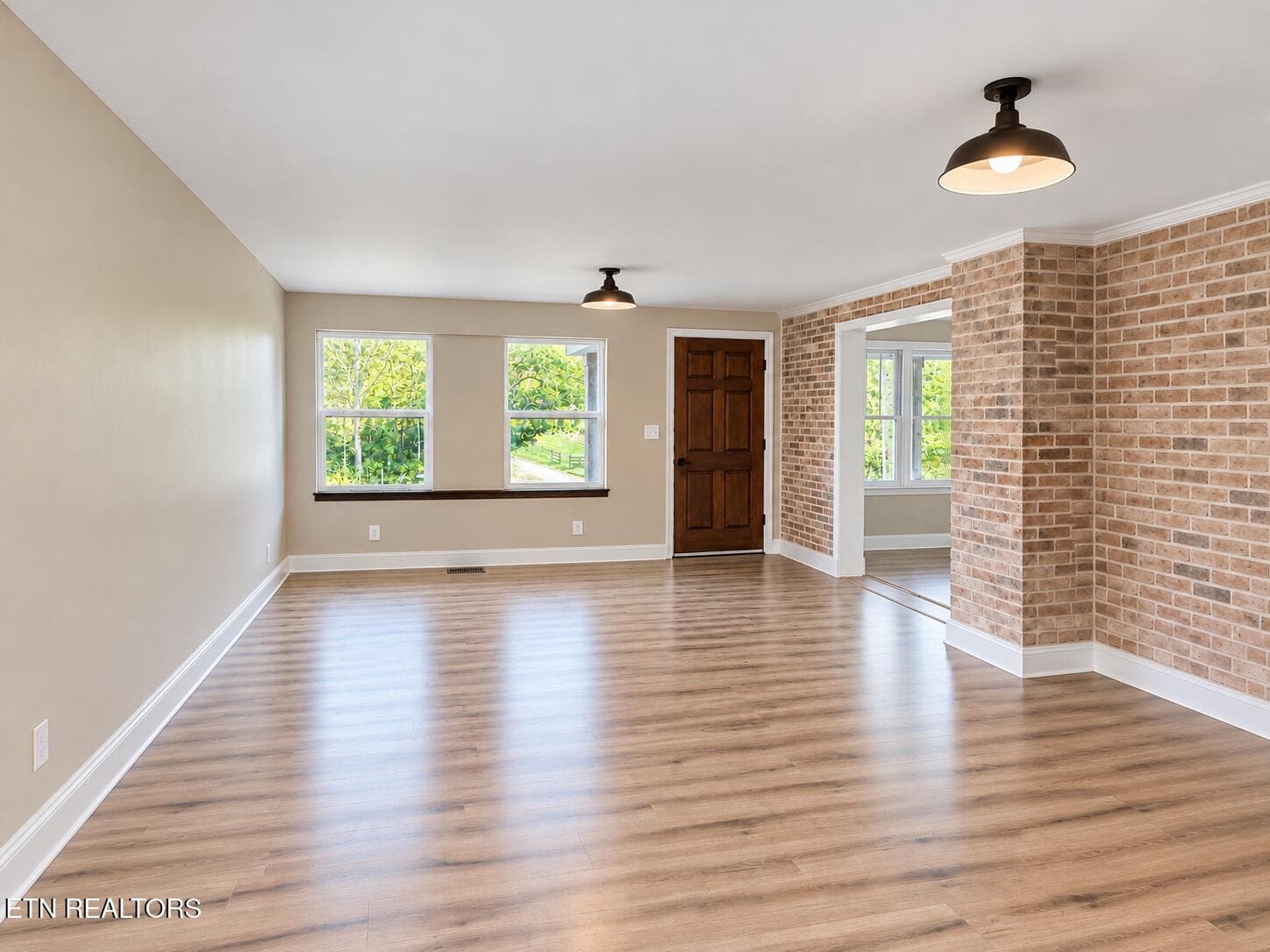 Living room - 146 Main Hollow Rd, Philadelphia, TN 37846