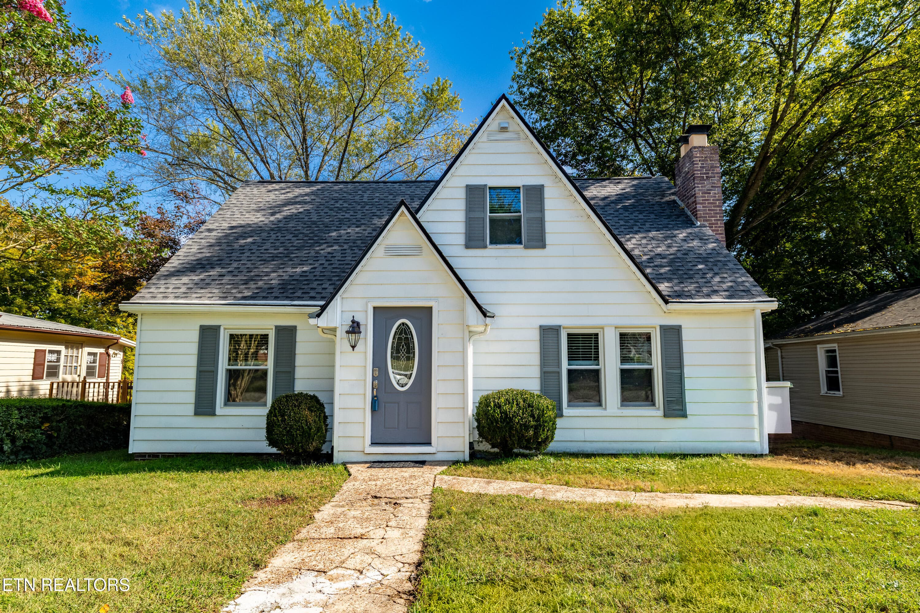 625 Medaris St, Clinton, TN 37716