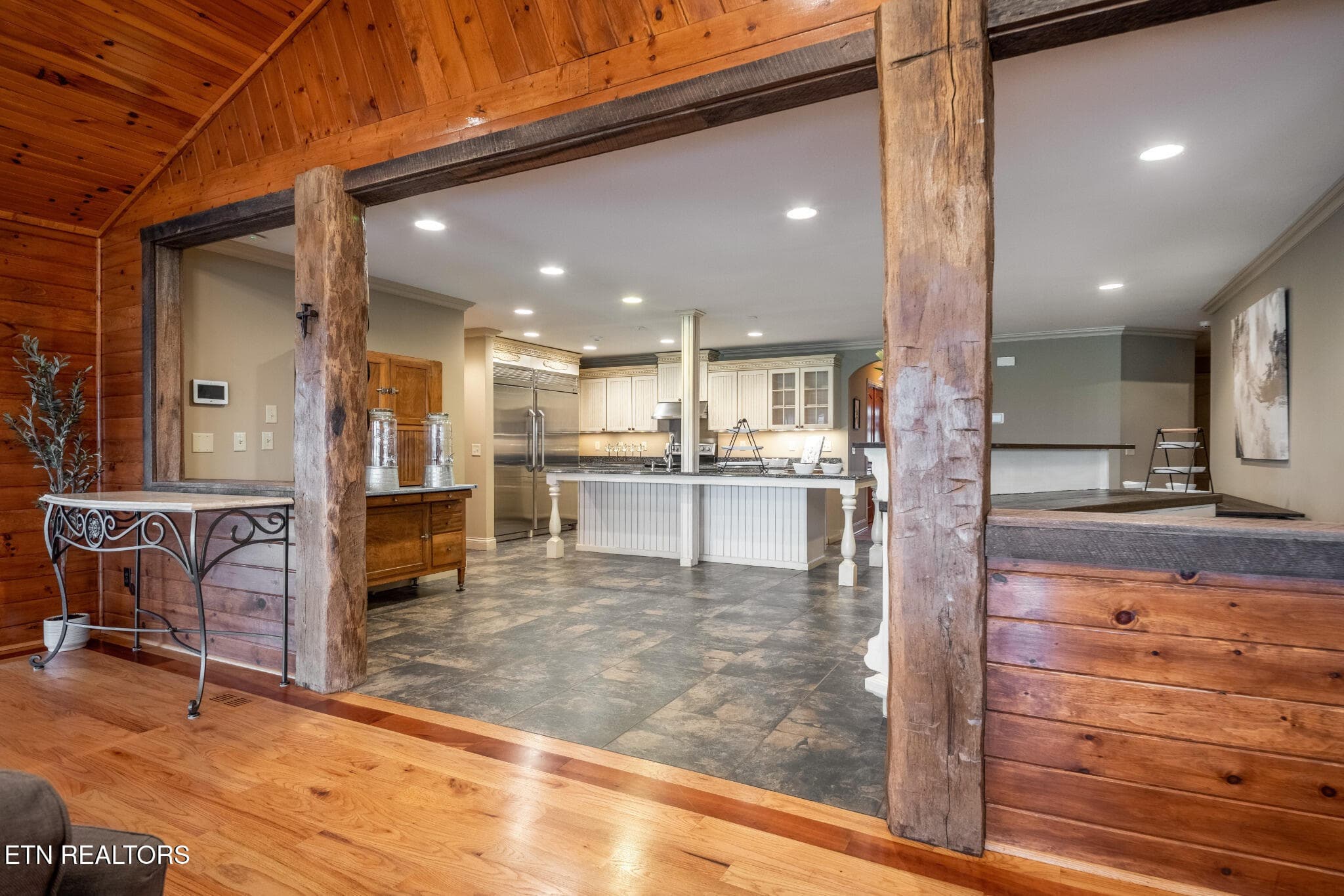 11_beyc6ad2ab22d7121 - 1020 Thomas Rd, Benton, TN 37307