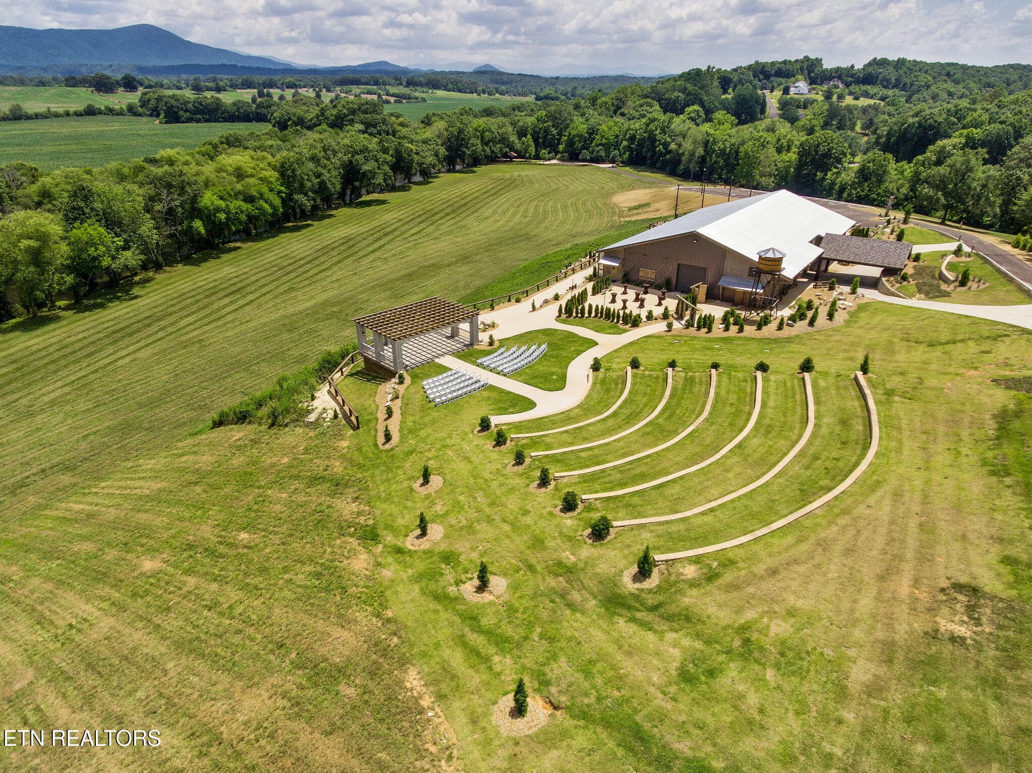 37_beyc6ad2ab754f7fa - 1020 Thomas Rd, Benton, TN 37307