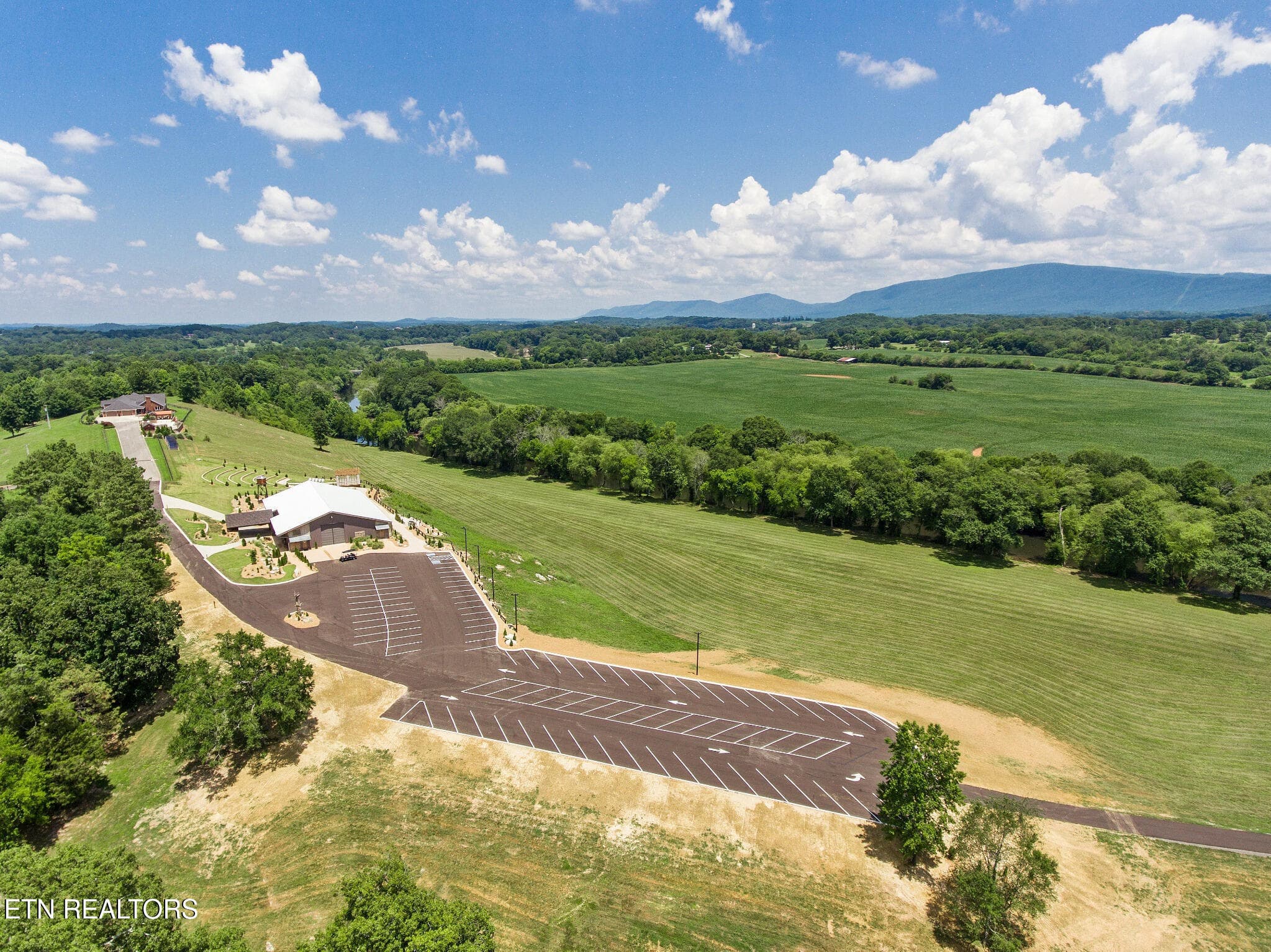 41_beyc6ad2ab8951dc2 - 1020 Thomas Rd, Benton, TN 37307