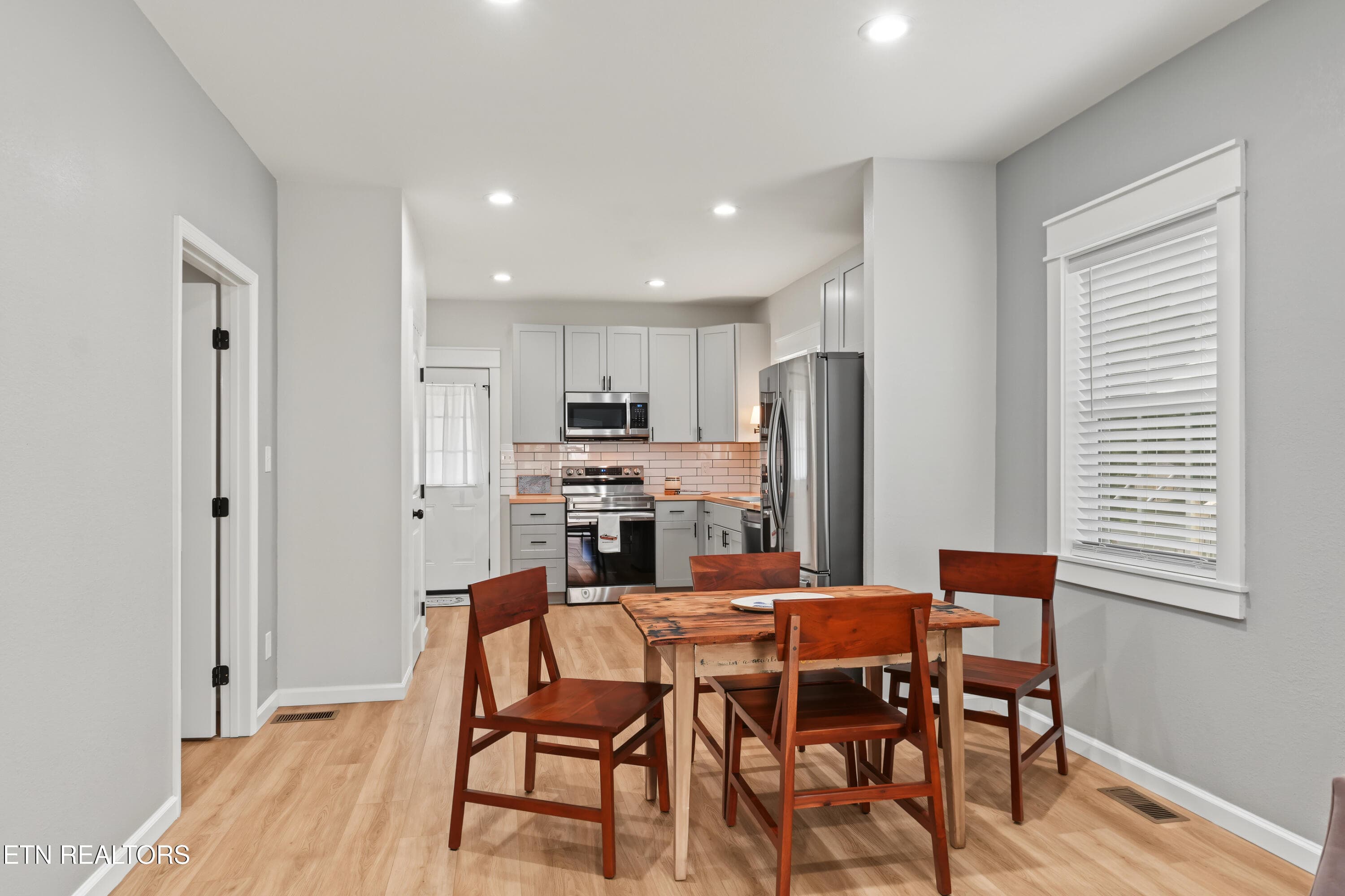 DINING AREA - 511 Ferry St, Loudon, TN 37774, Loudon