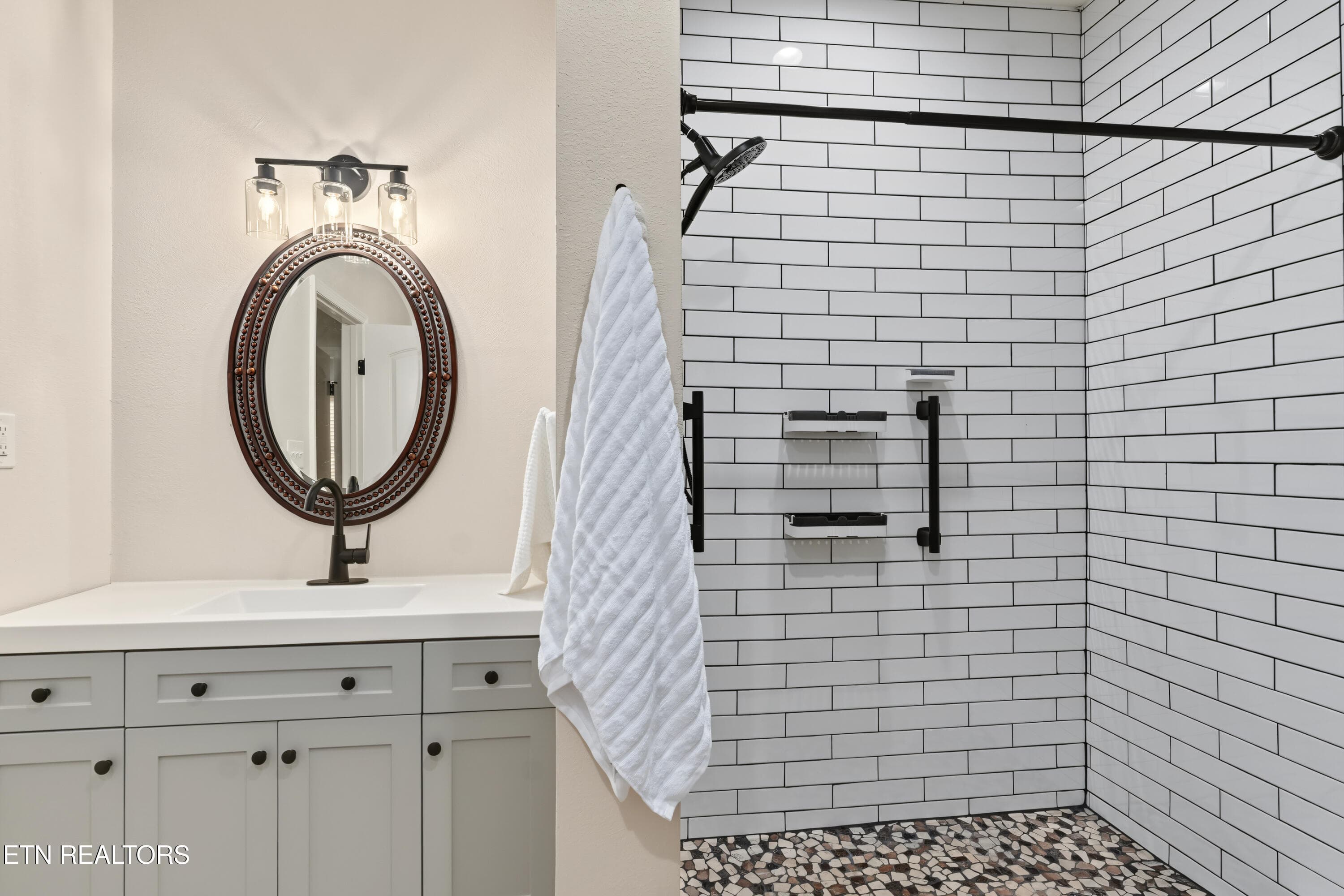 WALK IN TILED SHOWER - 511 Ferry St, Loudon, TN 37774, Loudon