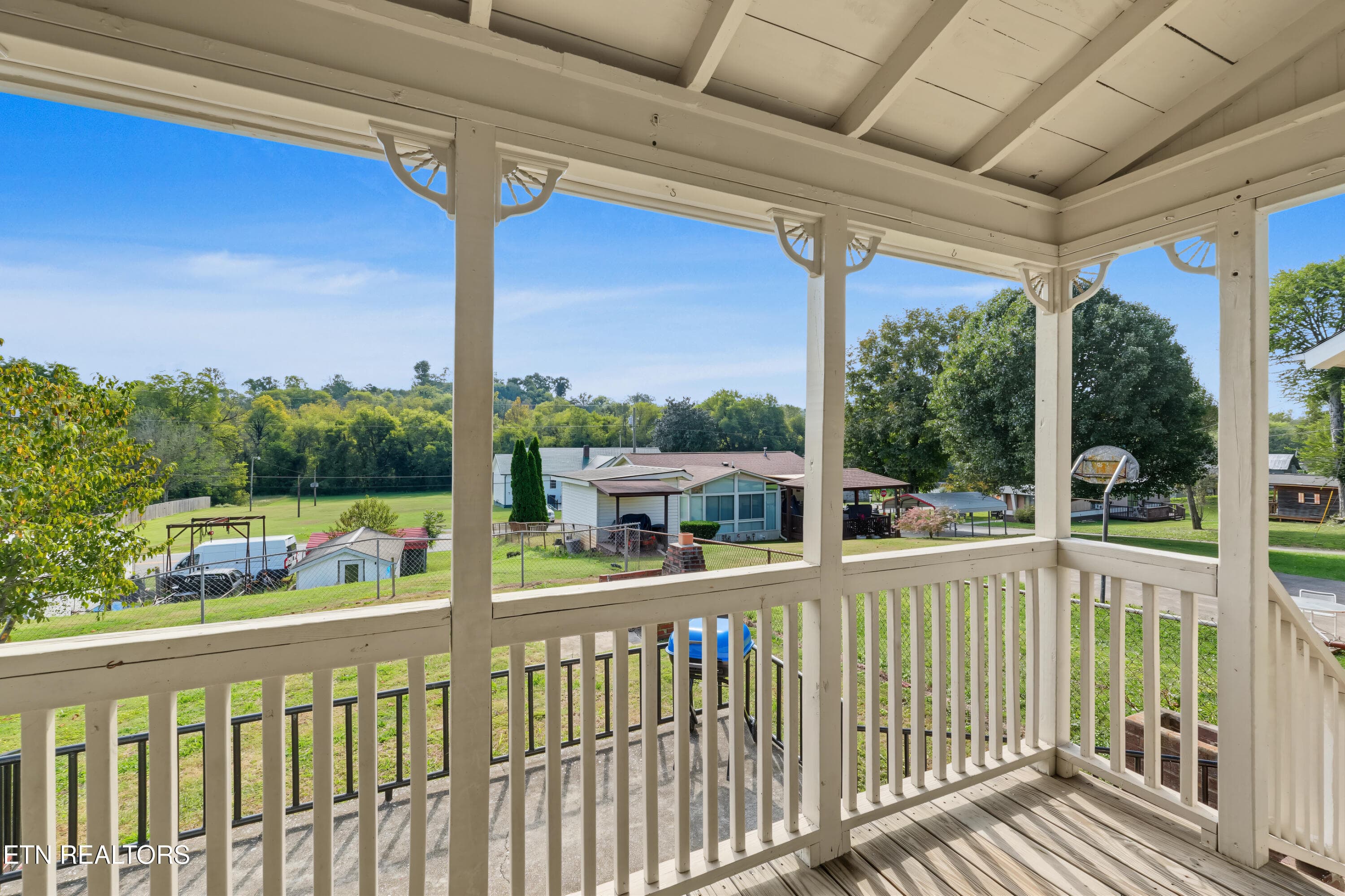 COVERED BACK PATIO - 511 Ferry St, Loudon, TN 37774, Loudon